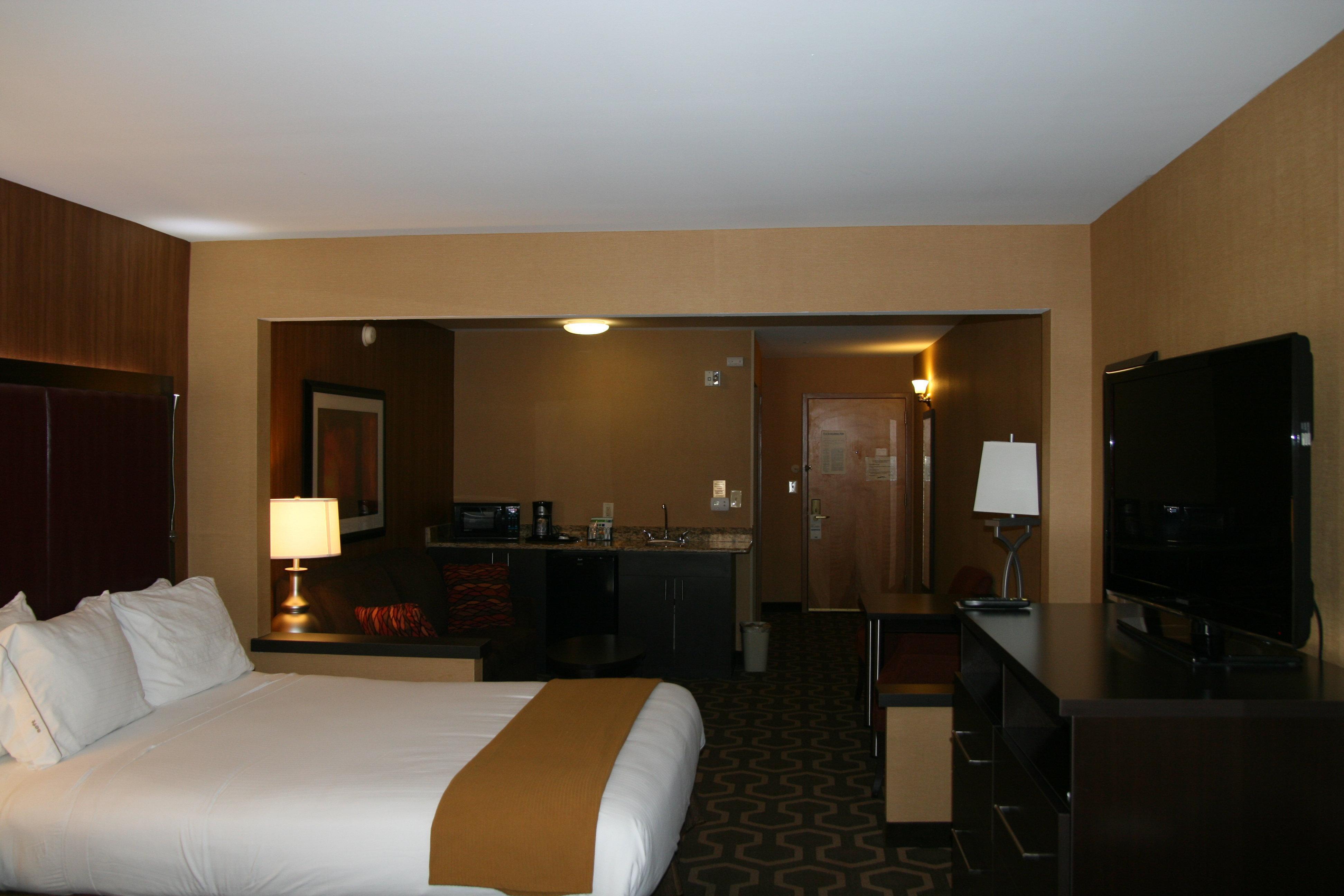 Hotel Express & Millville By Ihg