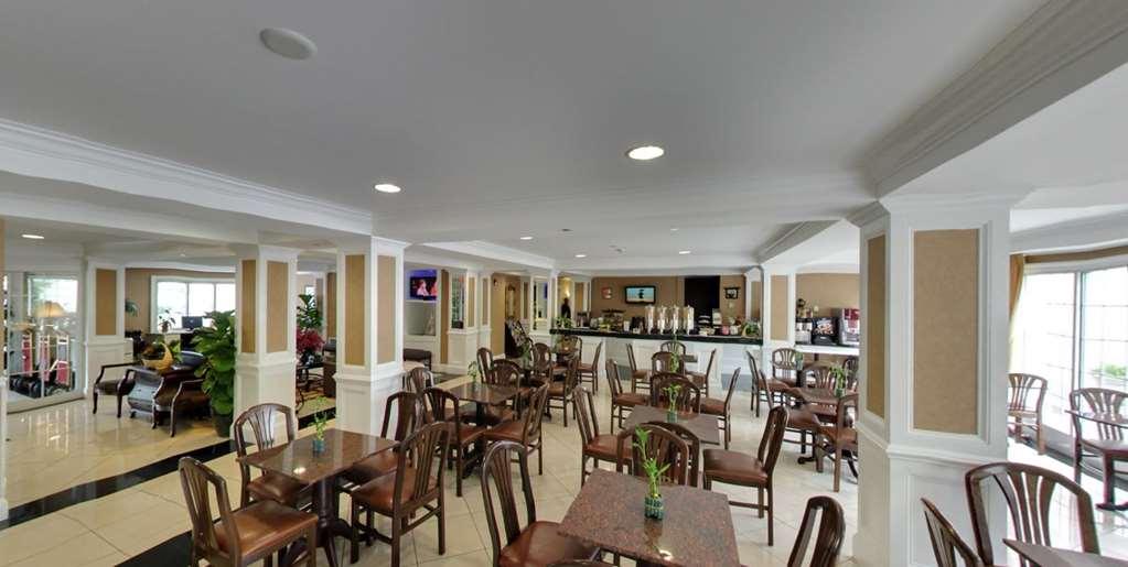 The Wilshire Grand 3*