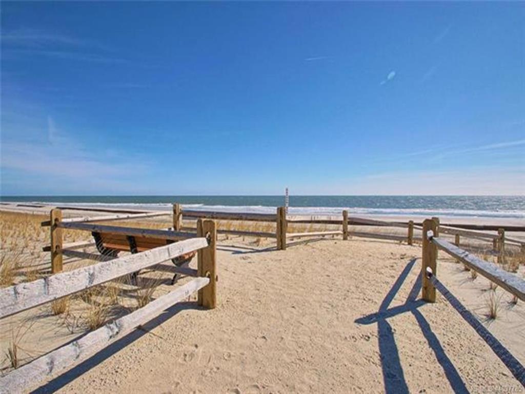 Buckley 1 * Beach Haven