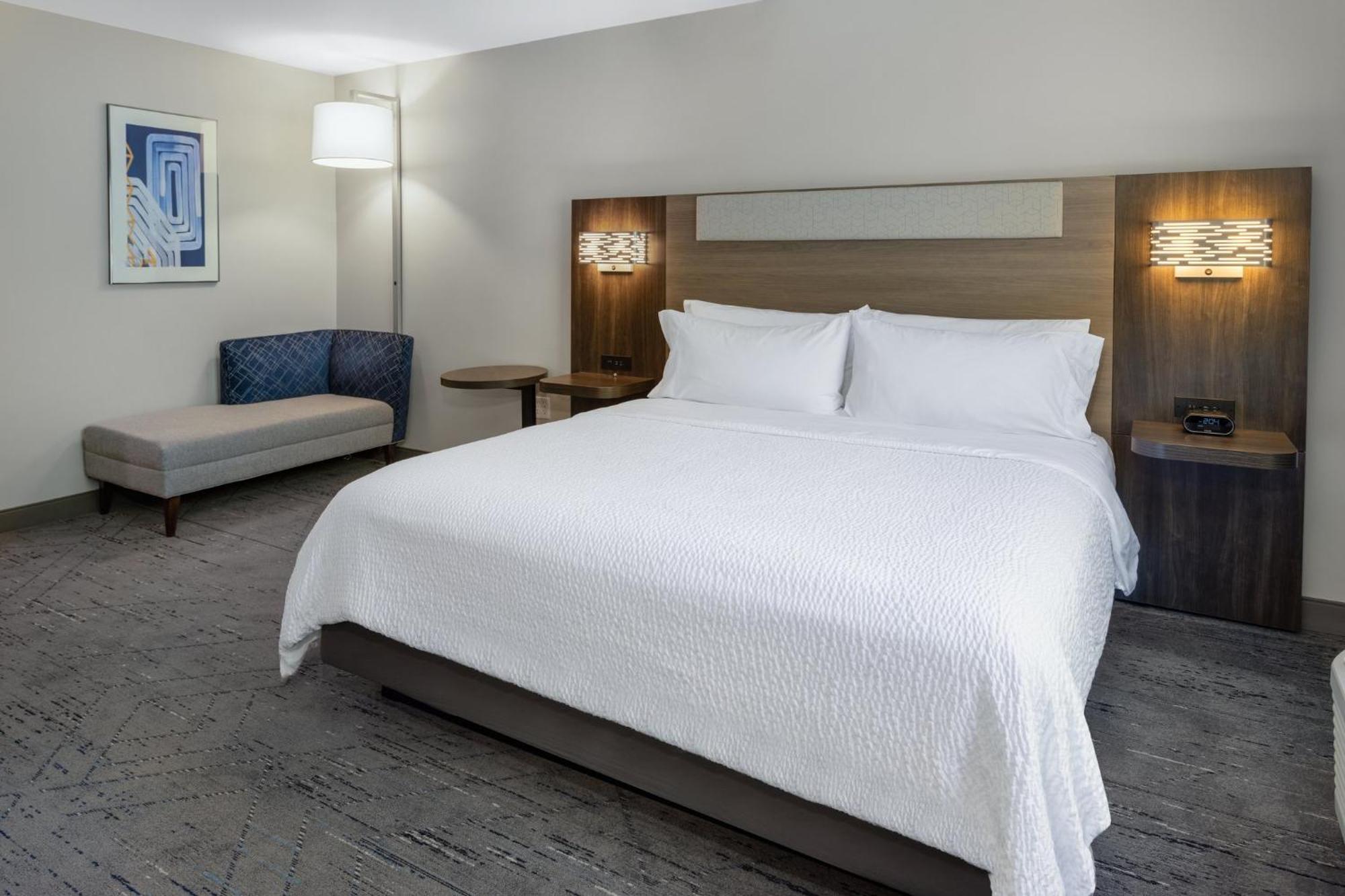 Express & Millville By Ihg