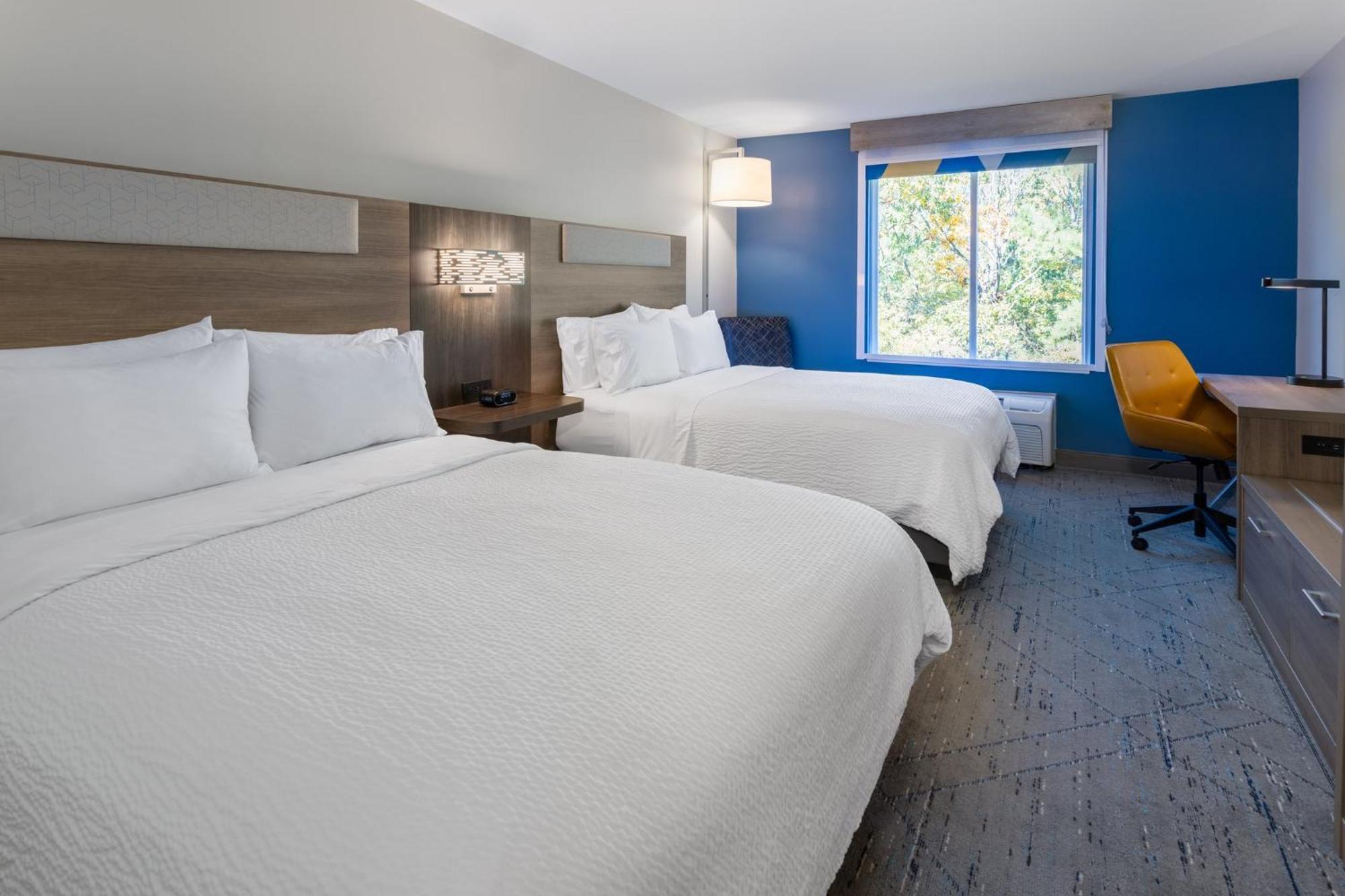 Express & Millville By Ihg