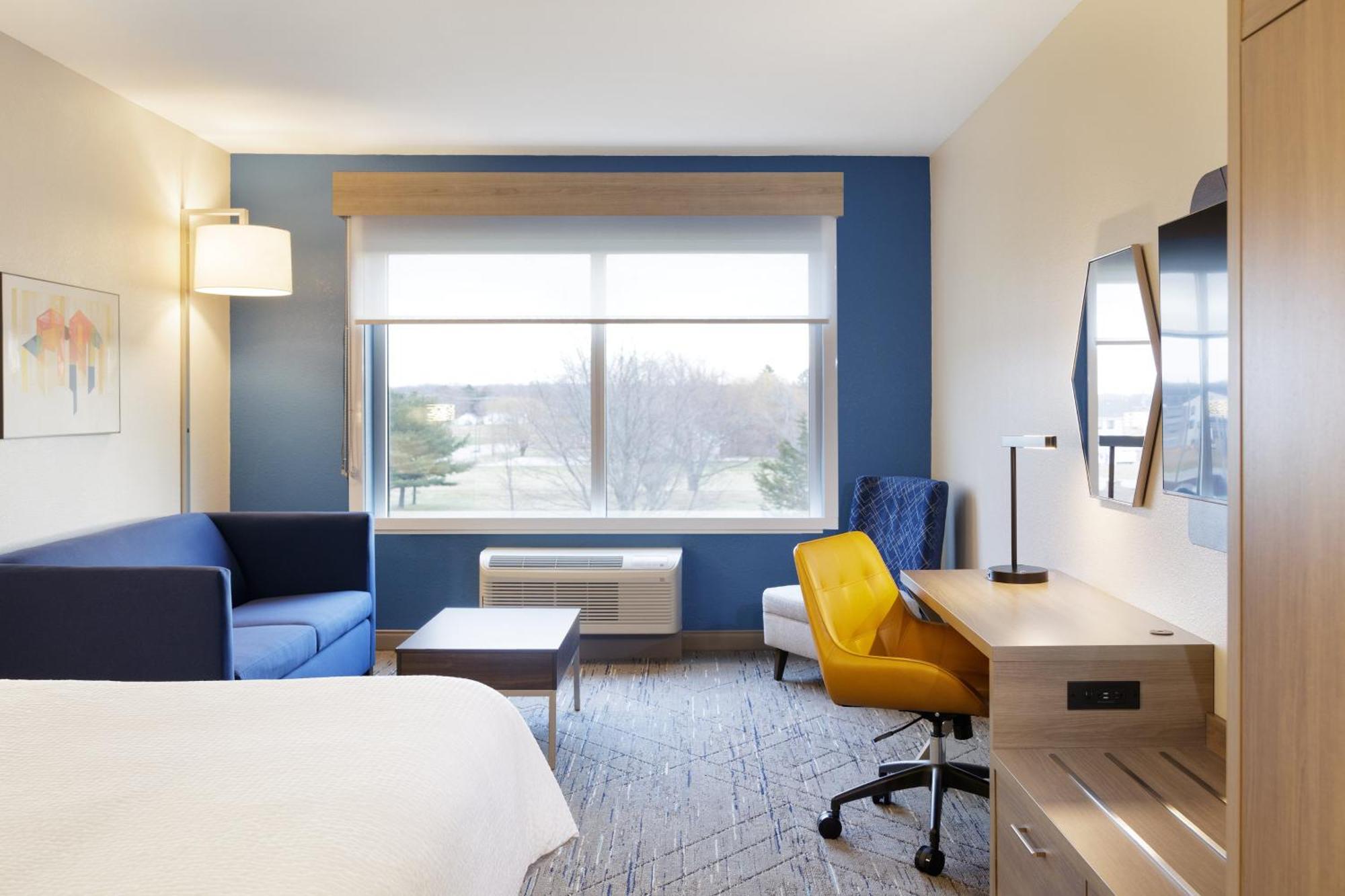 Express & Millville By Ihg Hotel 2*