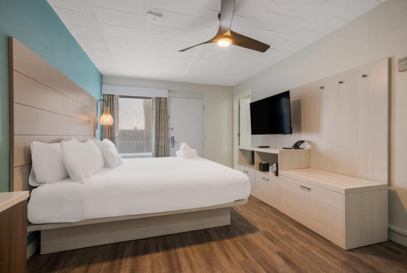 Oceanfront/boardwalk Hotel