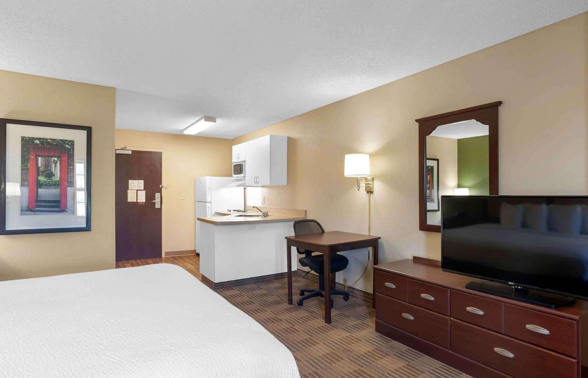 Extended America - - Raritan Center 2* Edison