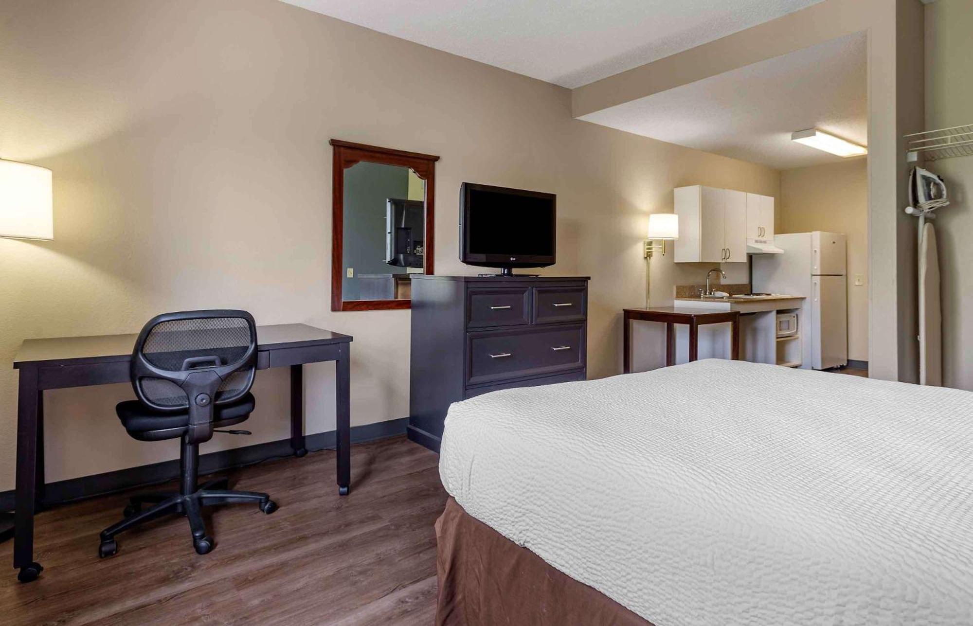 Extended America - - Raritan Center Hotel Edison