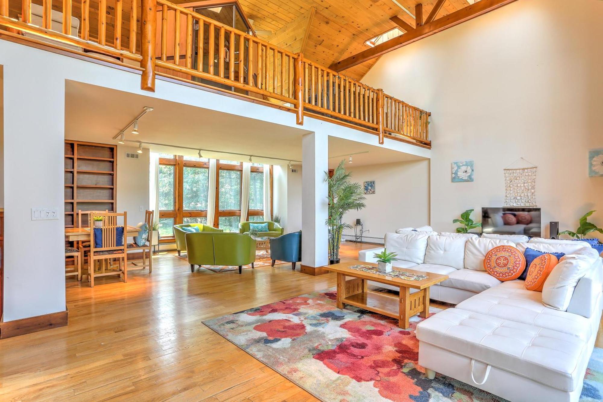 Holiday home Secluded Mountain Firepits, Hot Tub, Sauna! *