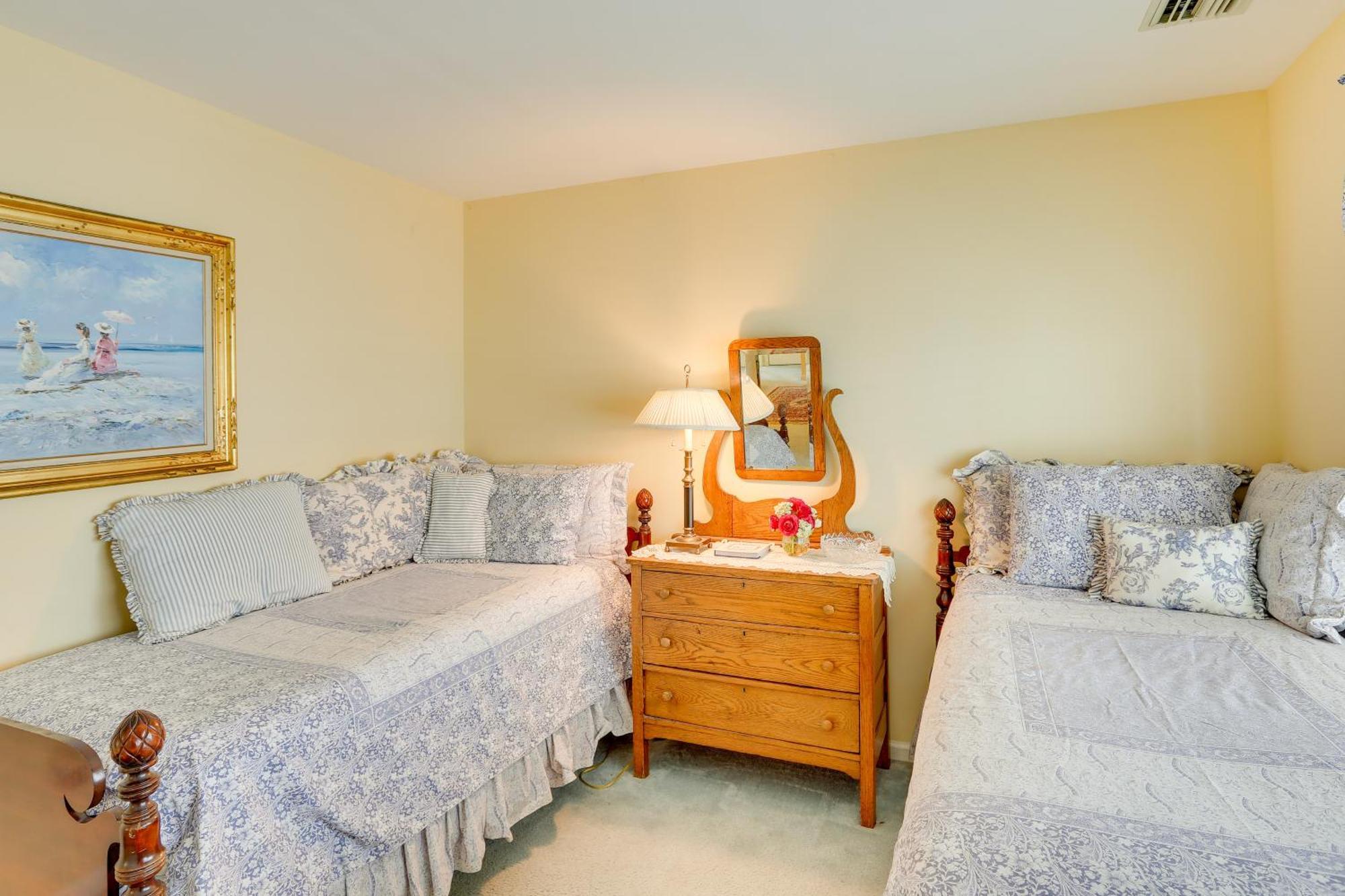 Ocean 1 Block To And Boardwalk! Apartment