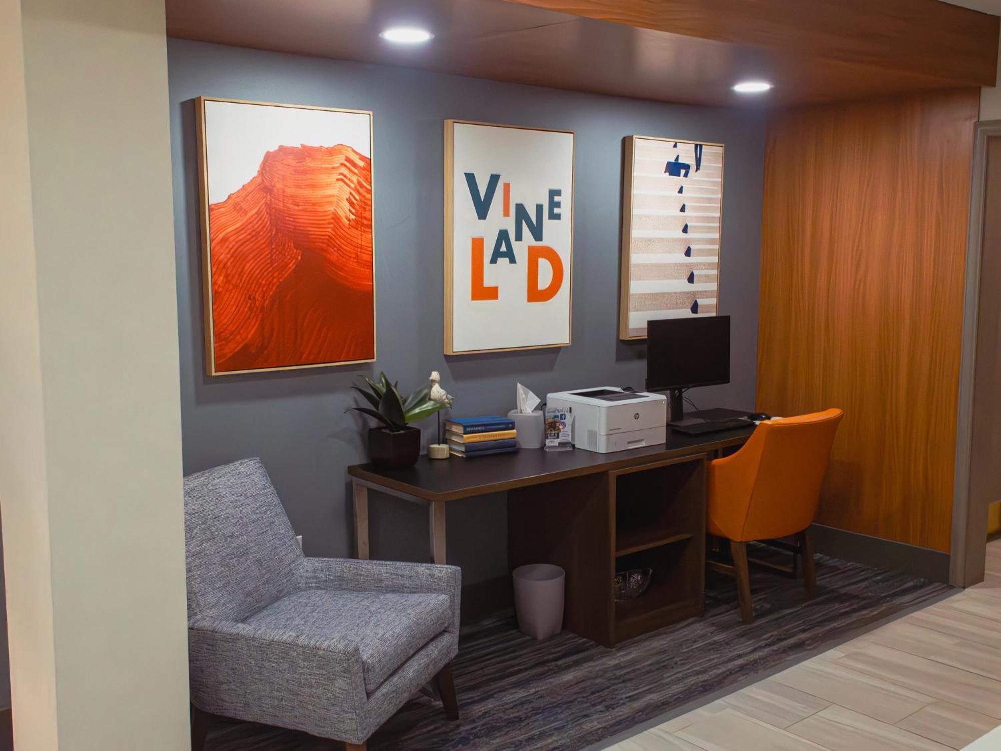 Hotel Express & Millville By Ihg