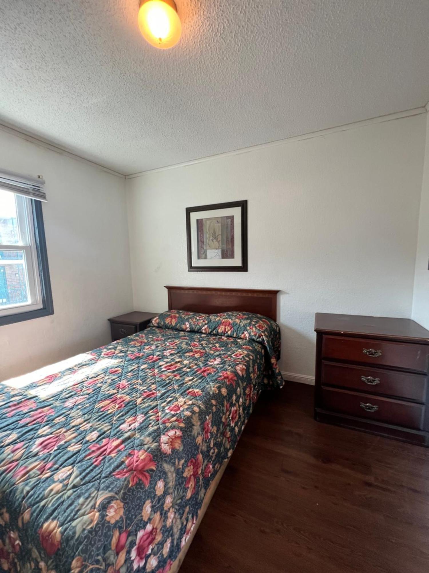 Shore - 52 - 406 Porter Avenue Apartment