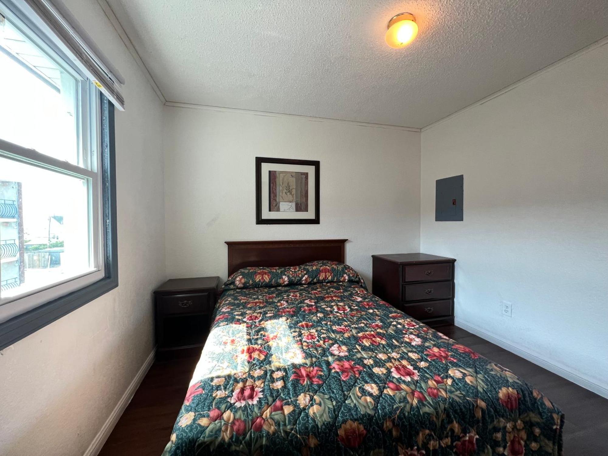 Shore - 52 - 406 Porter Avenue