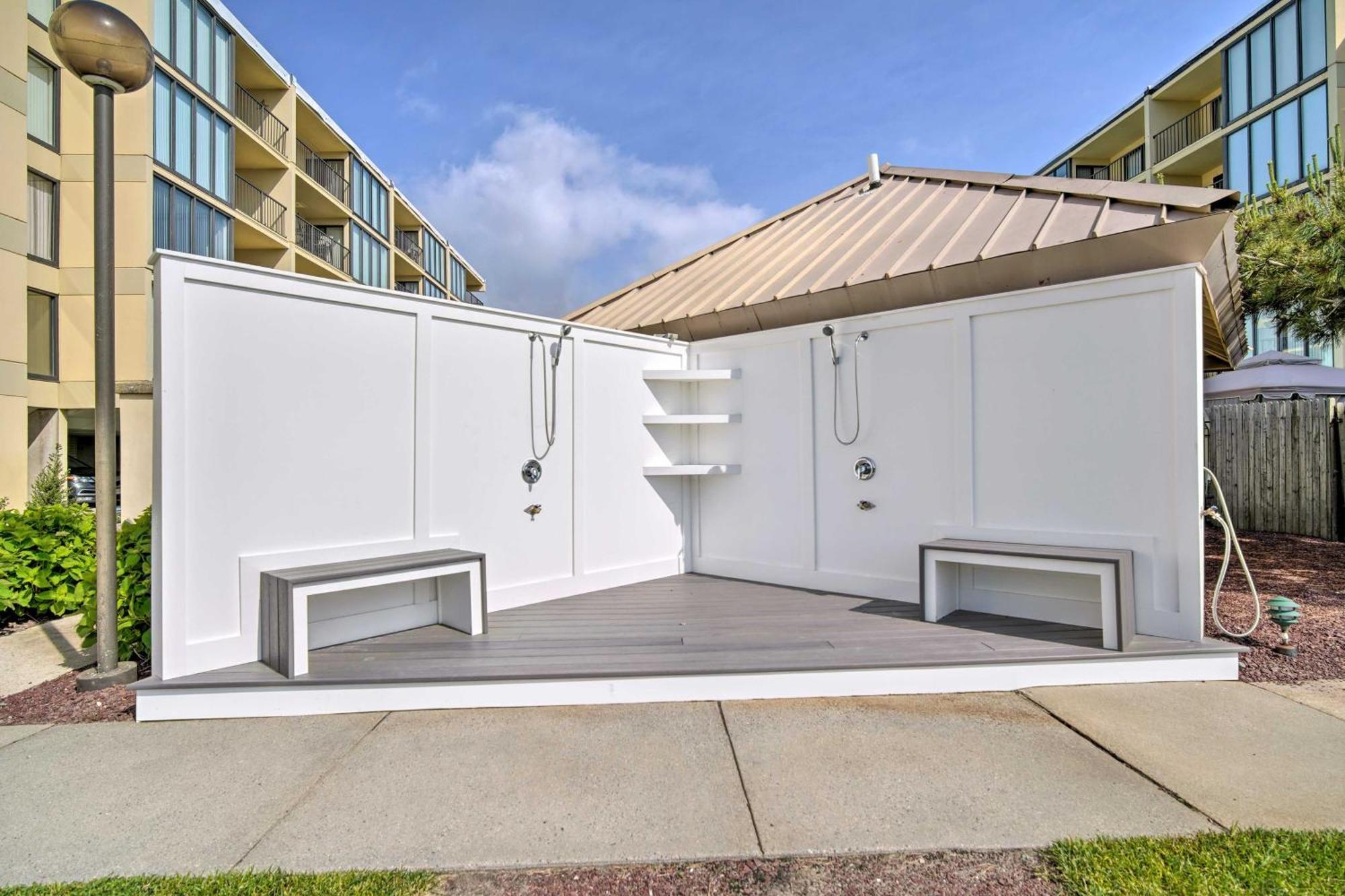 Beautiful With Patio And Access