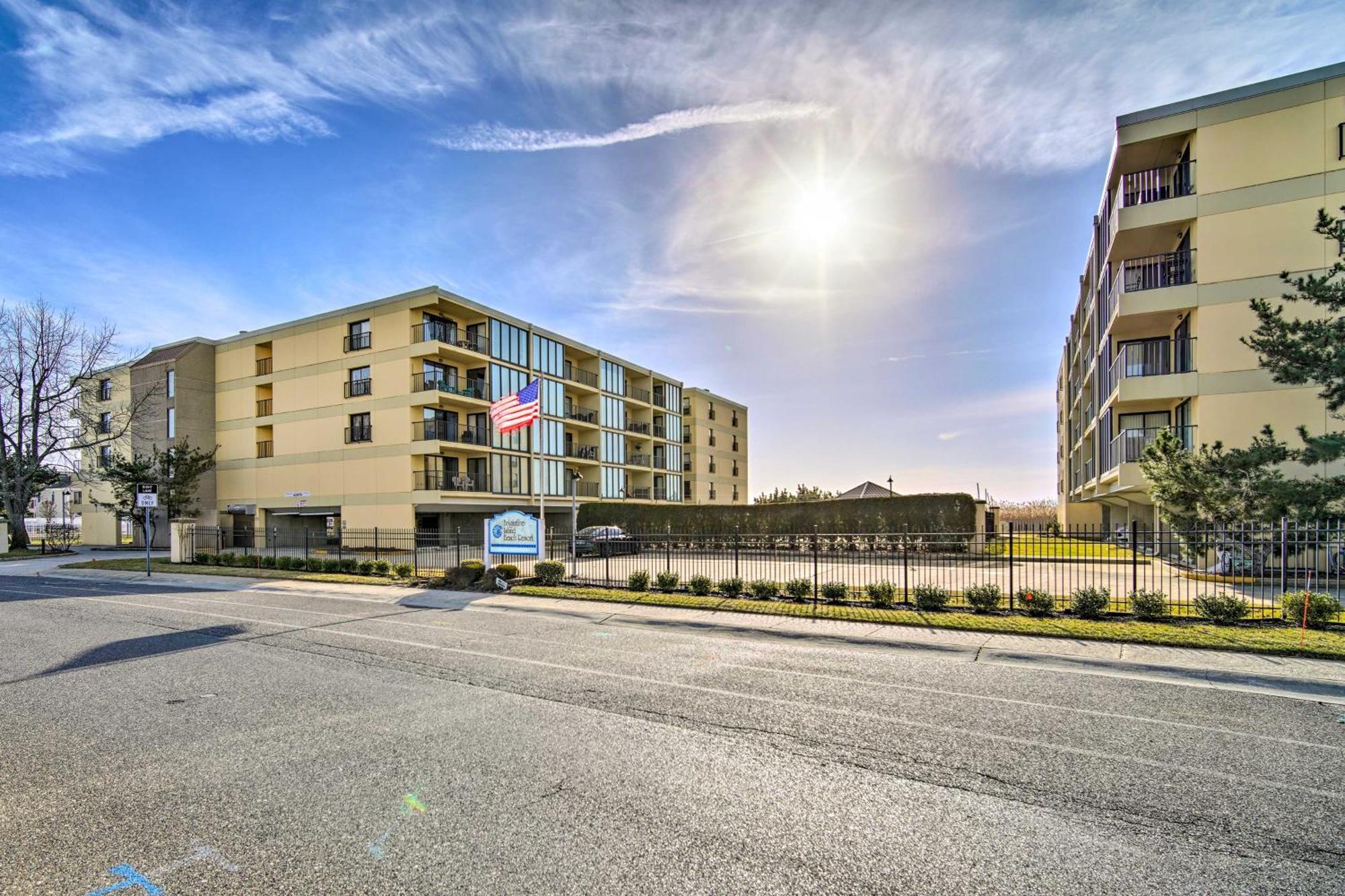 Beautiful With Patio And Access