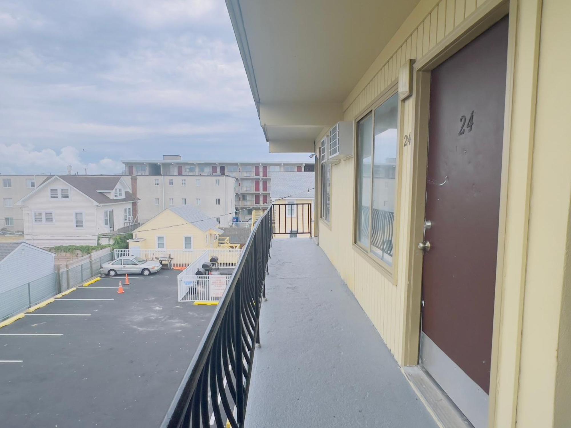 Dry Dock Motel 2*