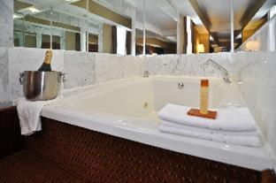 Western Airport West 3*