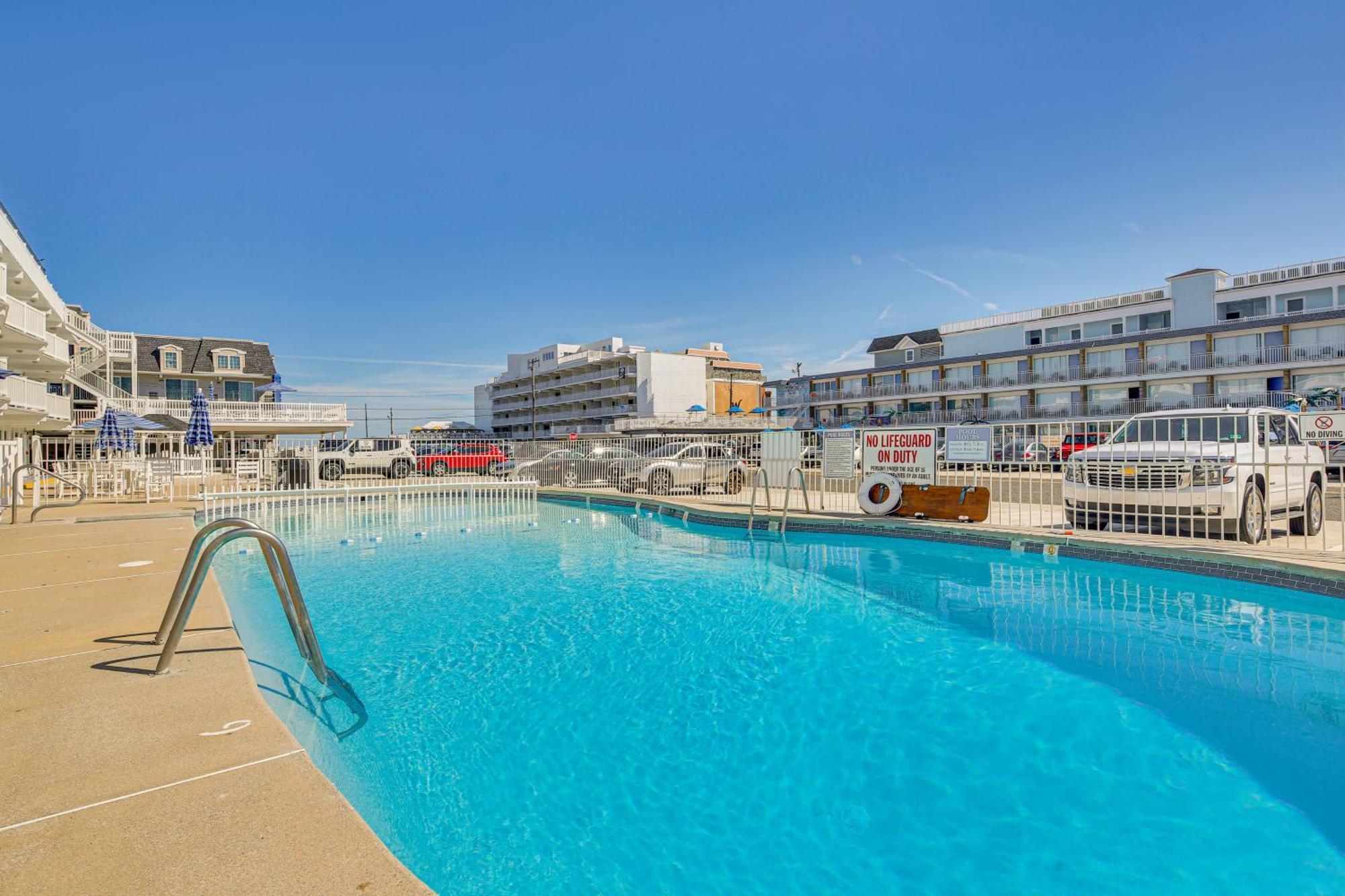 Apartment With Pool And Access! *