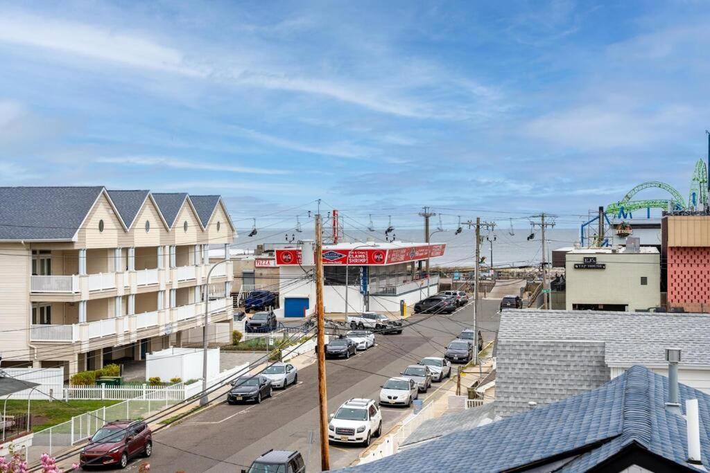 Steps From & Boardwalk, Ocean Views With 5 Decks, 3 Cars Holiday home *