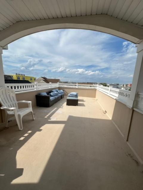 Holiday home Steps From & Boardwalk, Ocean Views With 5 Decks, 3 Cars Seaside Heights