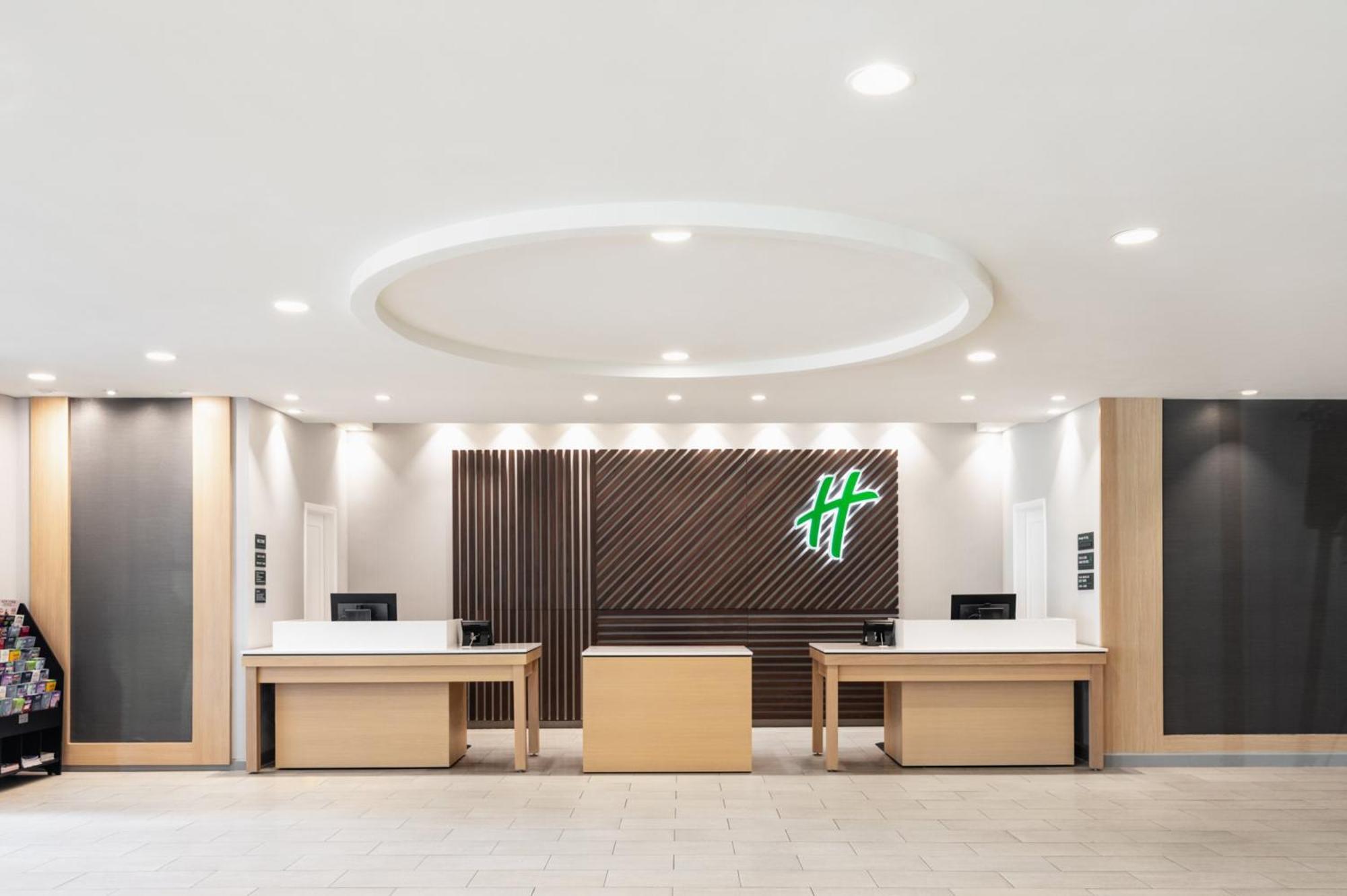 International Airport Hotel