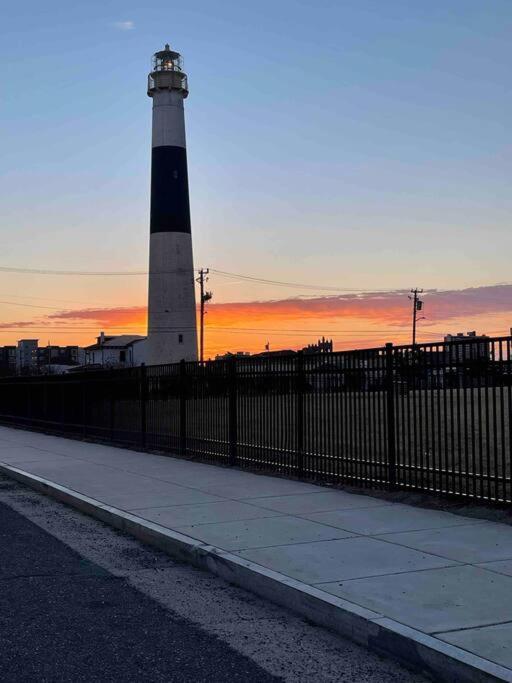 Seaside Escape - 1 Block From And Boardwalk Atlantic City