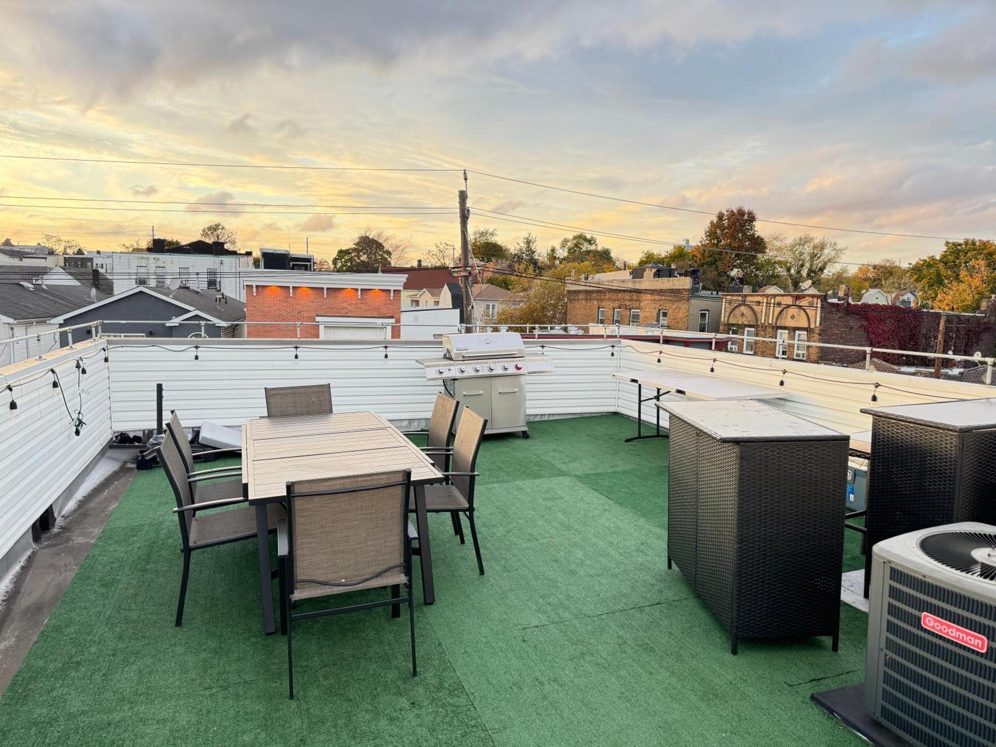 Stunning Nyc Rooftop Views Minutes Away From Nyc 2 Bedroom 2 Bath Apartment Jersey City
