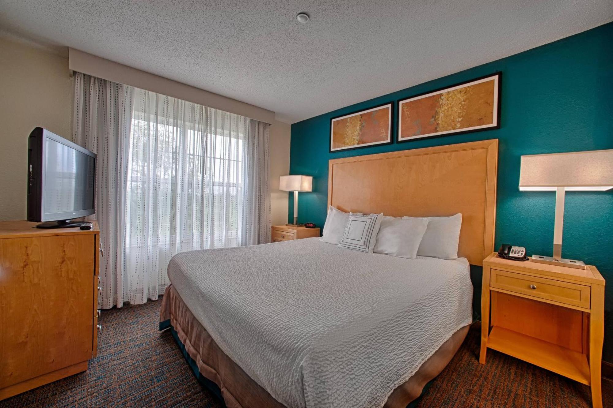 Hotel At Gateway Center