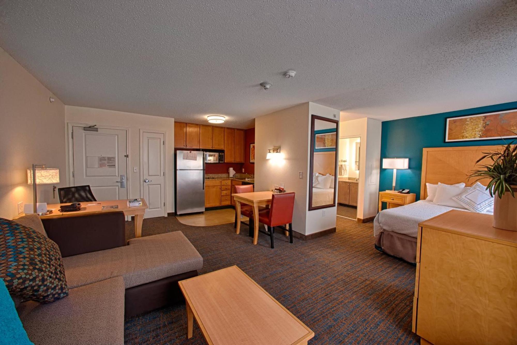 Hotel At Gateway Center Neptune