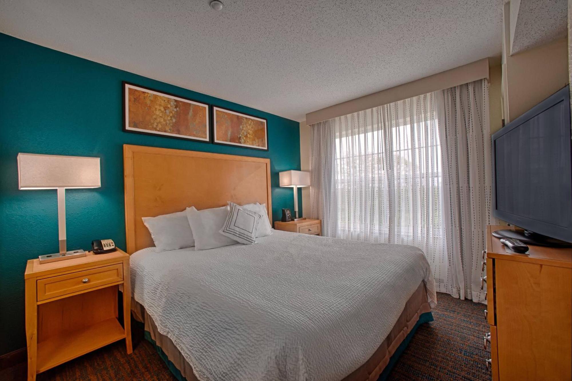 Hotel At Gateway Center