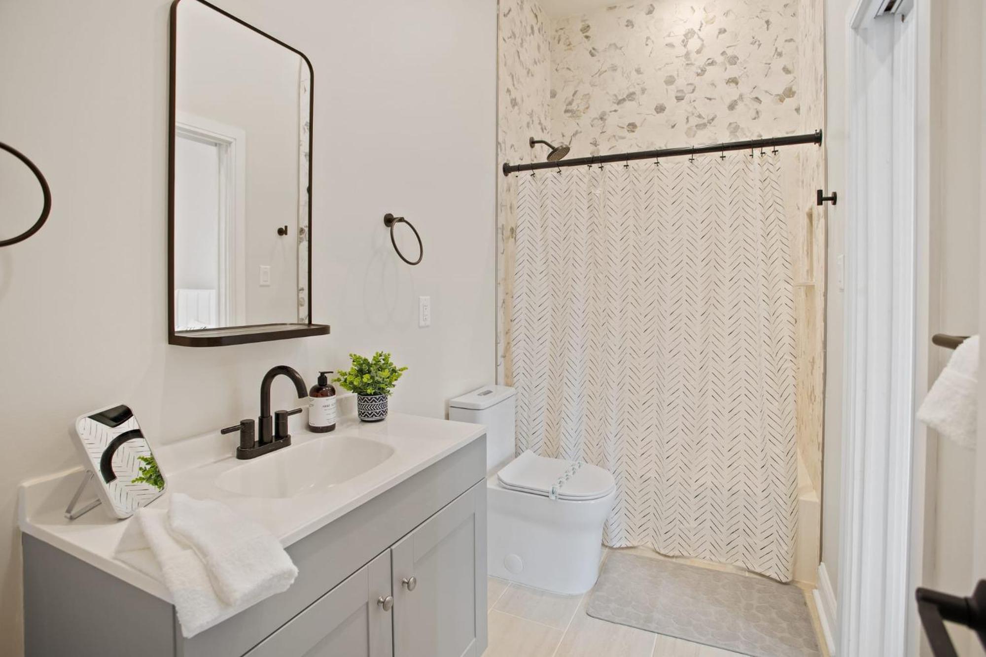 Loopin Around Atlantic Luxe 5br Townhouse In Orange Loop Atlantic City