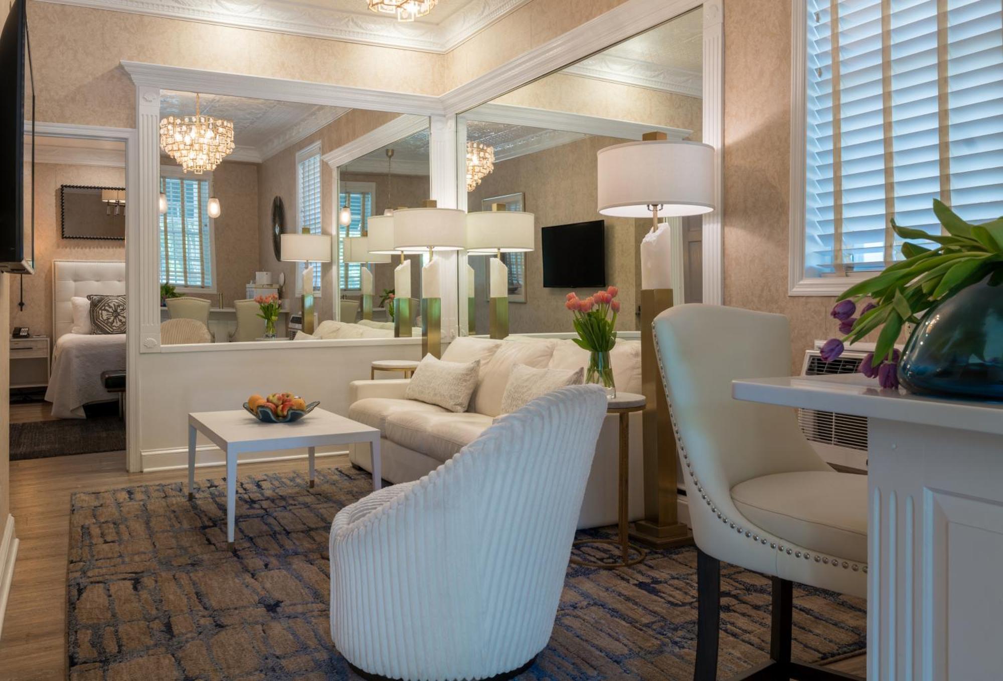 Chateau And Hotel 4*