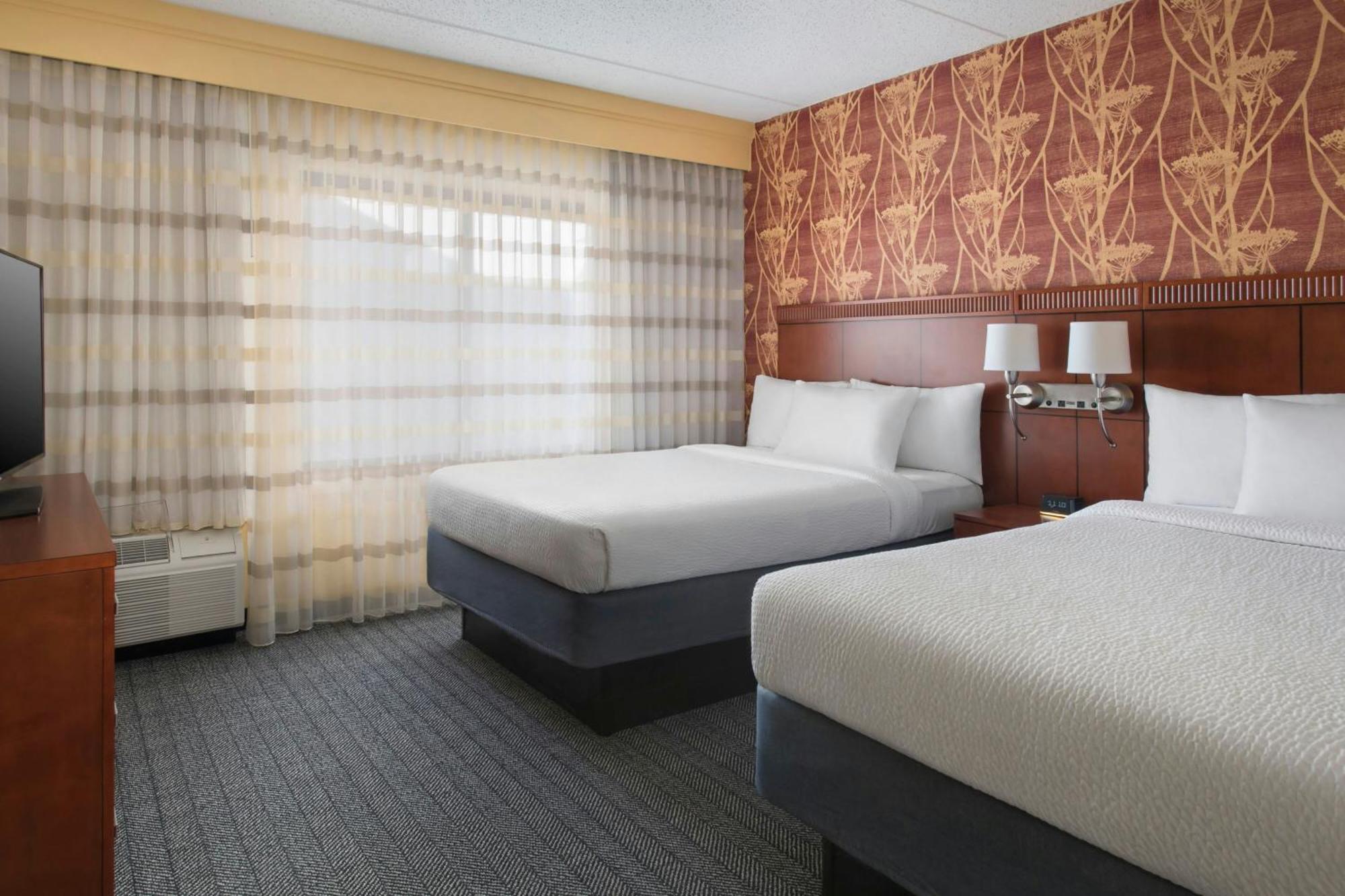 Courtyard By Marriott Mt. Laurel Hotel 2*