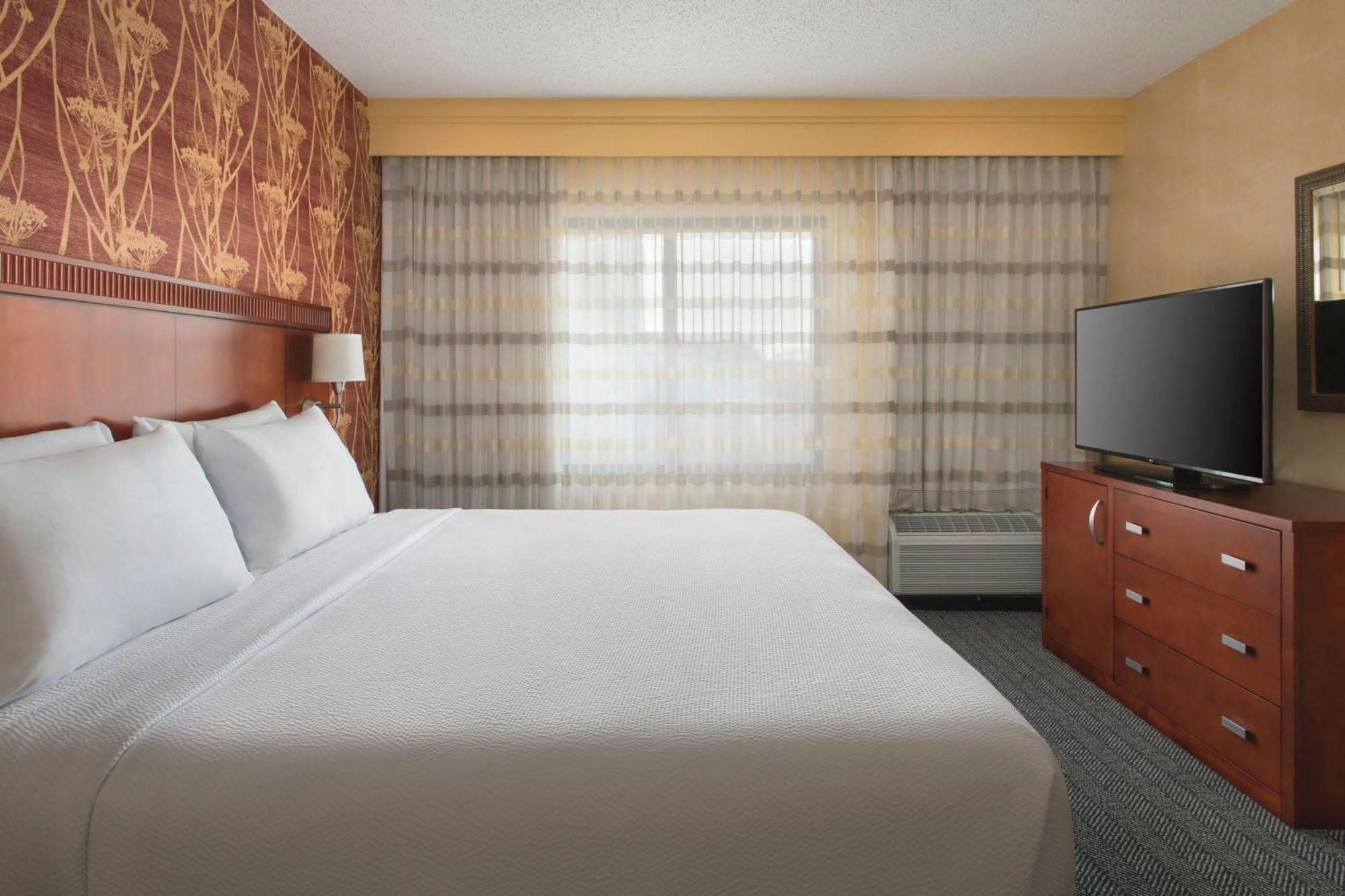 Courtyard By Marriott Mt. Laurel Hotel 2*