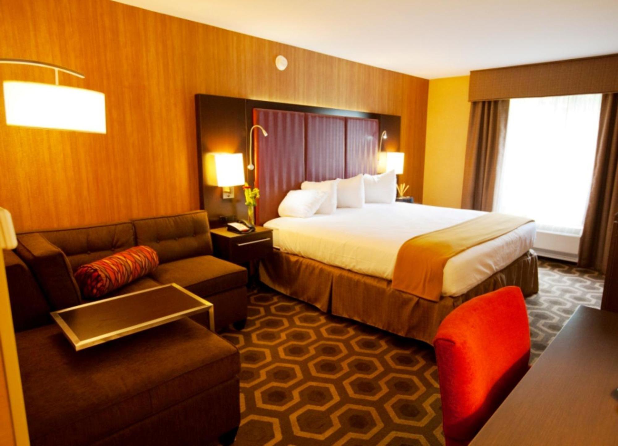 Hotel Express & Millville By Ihg 2*