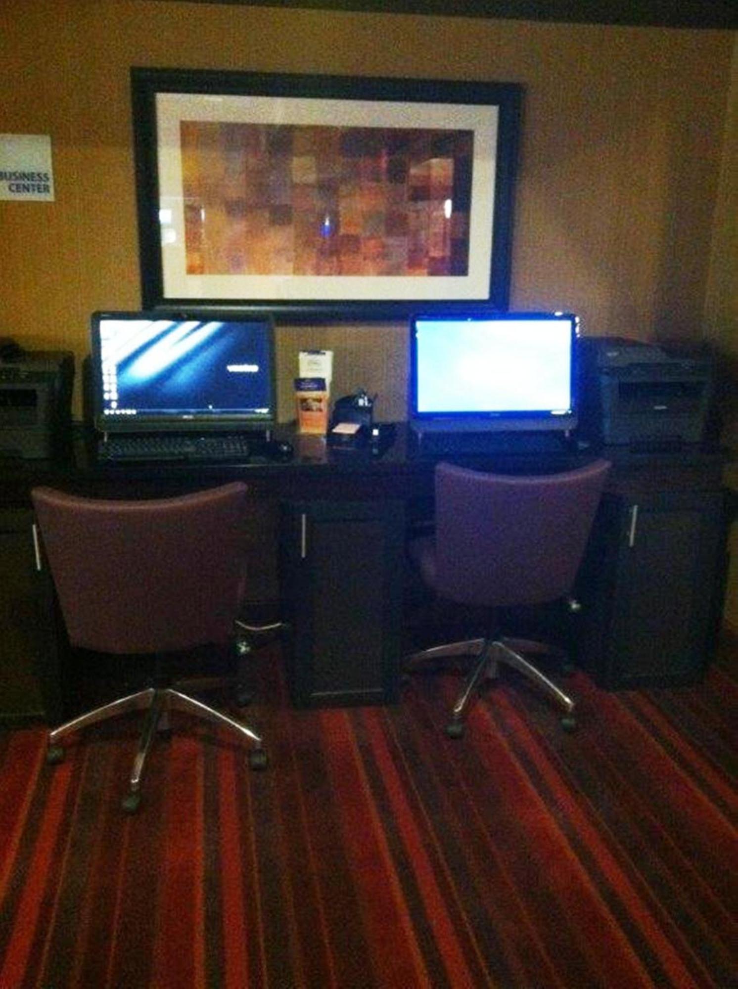 Express & Millville By Ihg Hotel