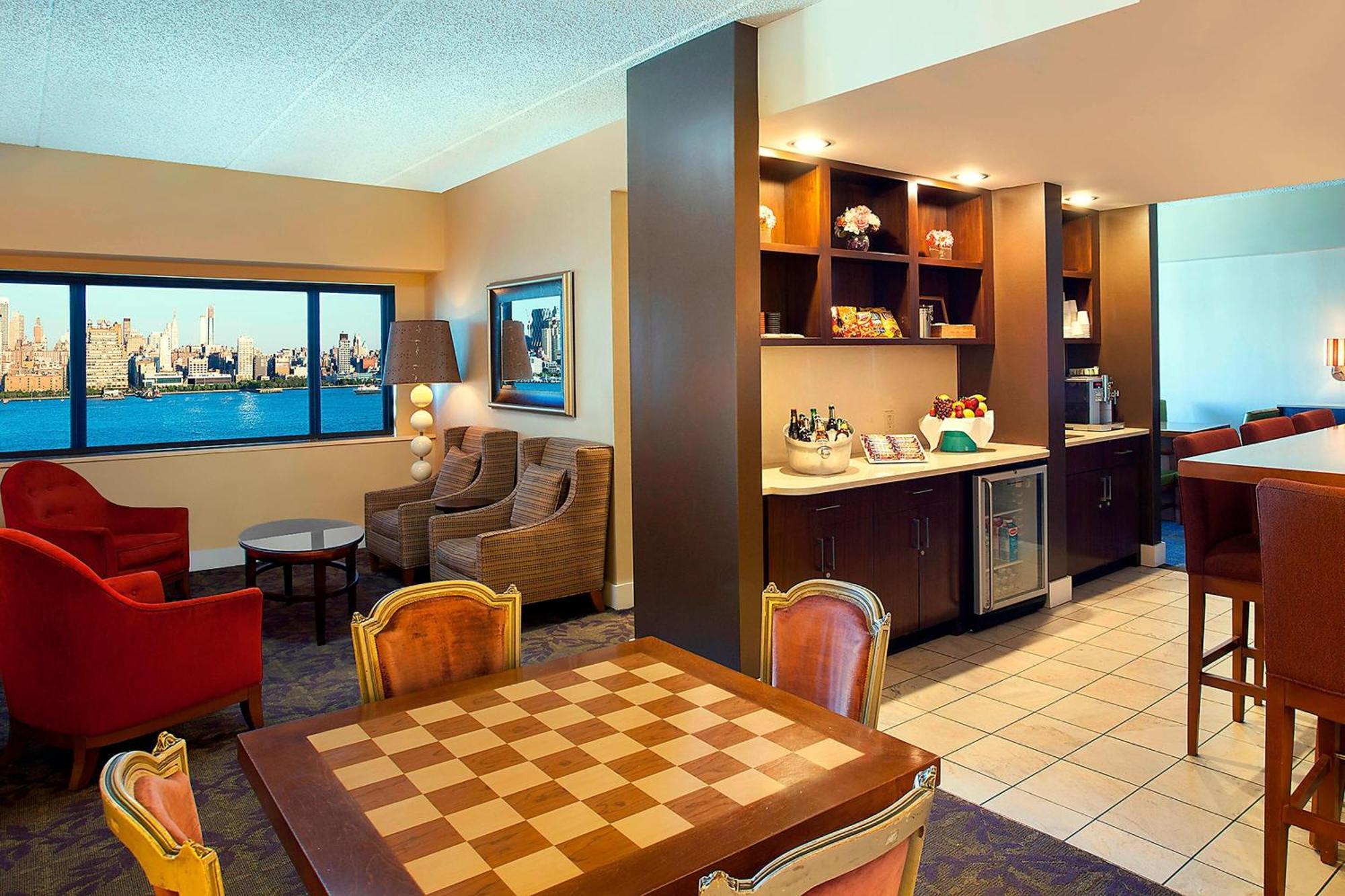 Sheraton Lincoln Harbor Hotel 3*