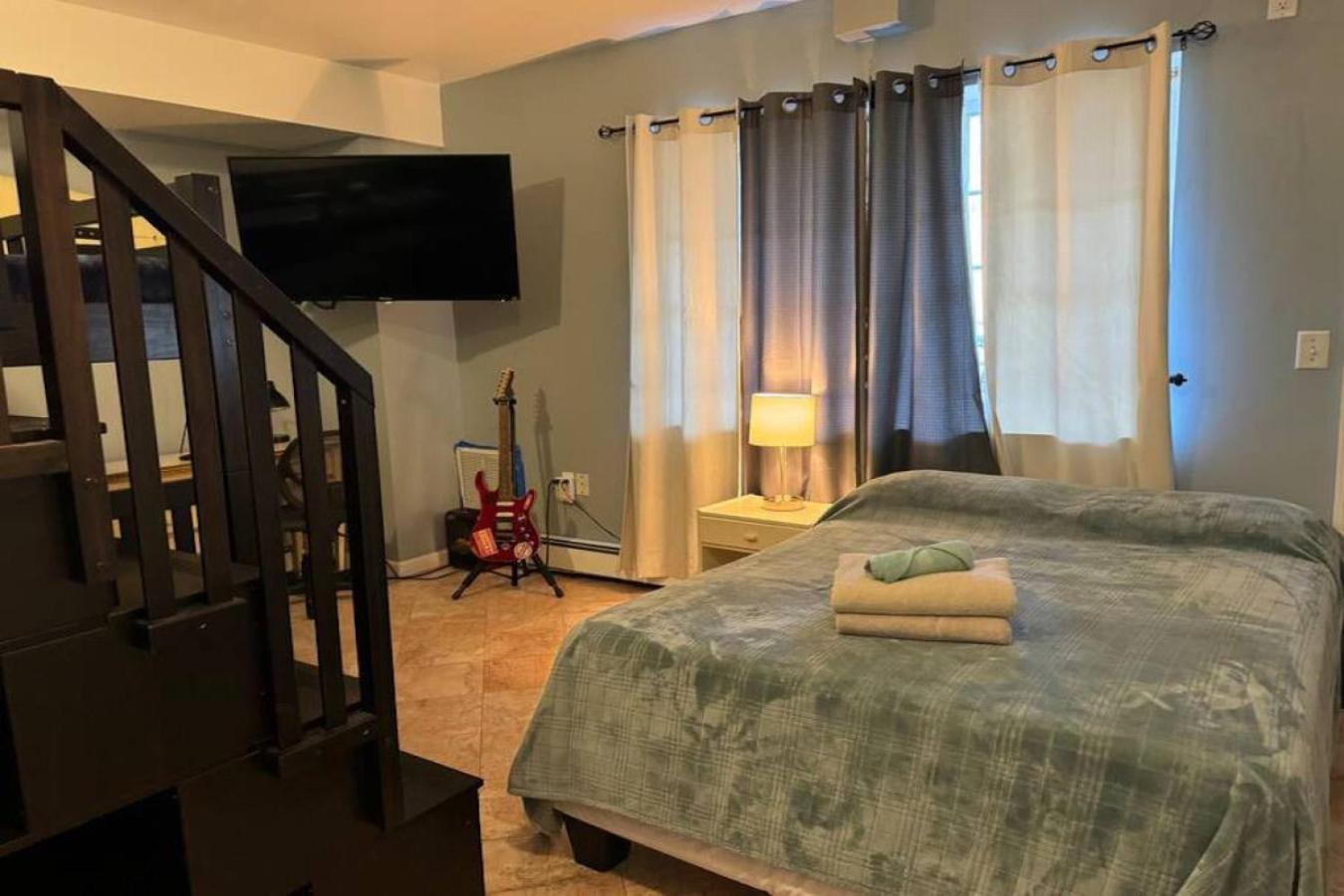 Apartment Expedient - Ground Floor - 2 Bedroom - 15 Mins To Ny *