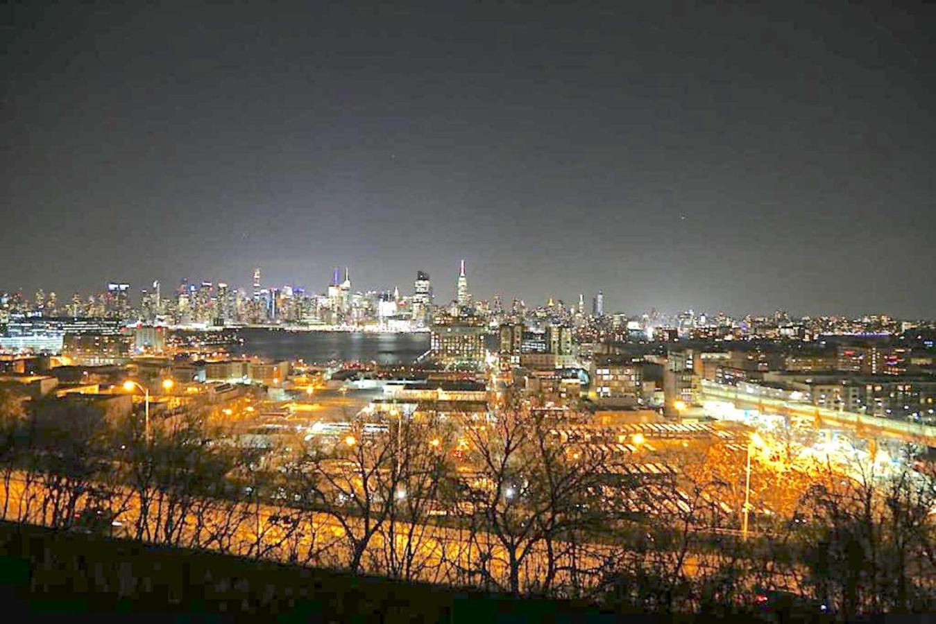 Mega Midtown Trade View - 2-3 Combo -15 Mins To Nyc Apartment