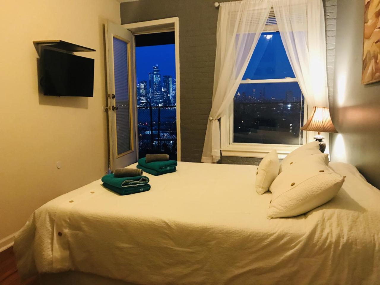 Apartment Mega Stunning Skyline View - 4-5 Combination - 6 Bedroom - Sleeps 25 - 15 Mins To Nyc