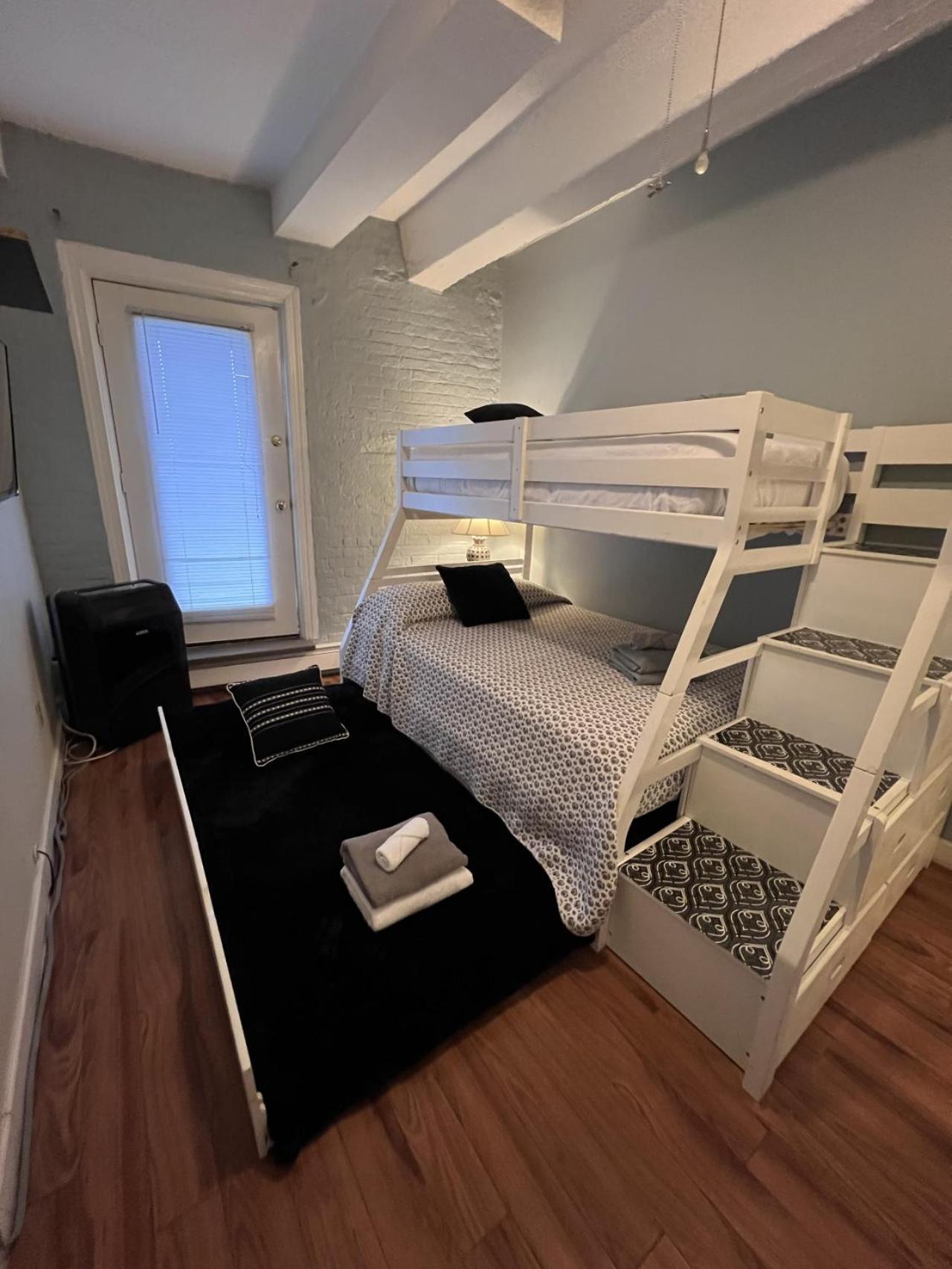 Mega Stunning Skyline View - 4-5 Combination - 6 Bedroom - Sleeps 25 - 15 Mins To Nyc Apartment