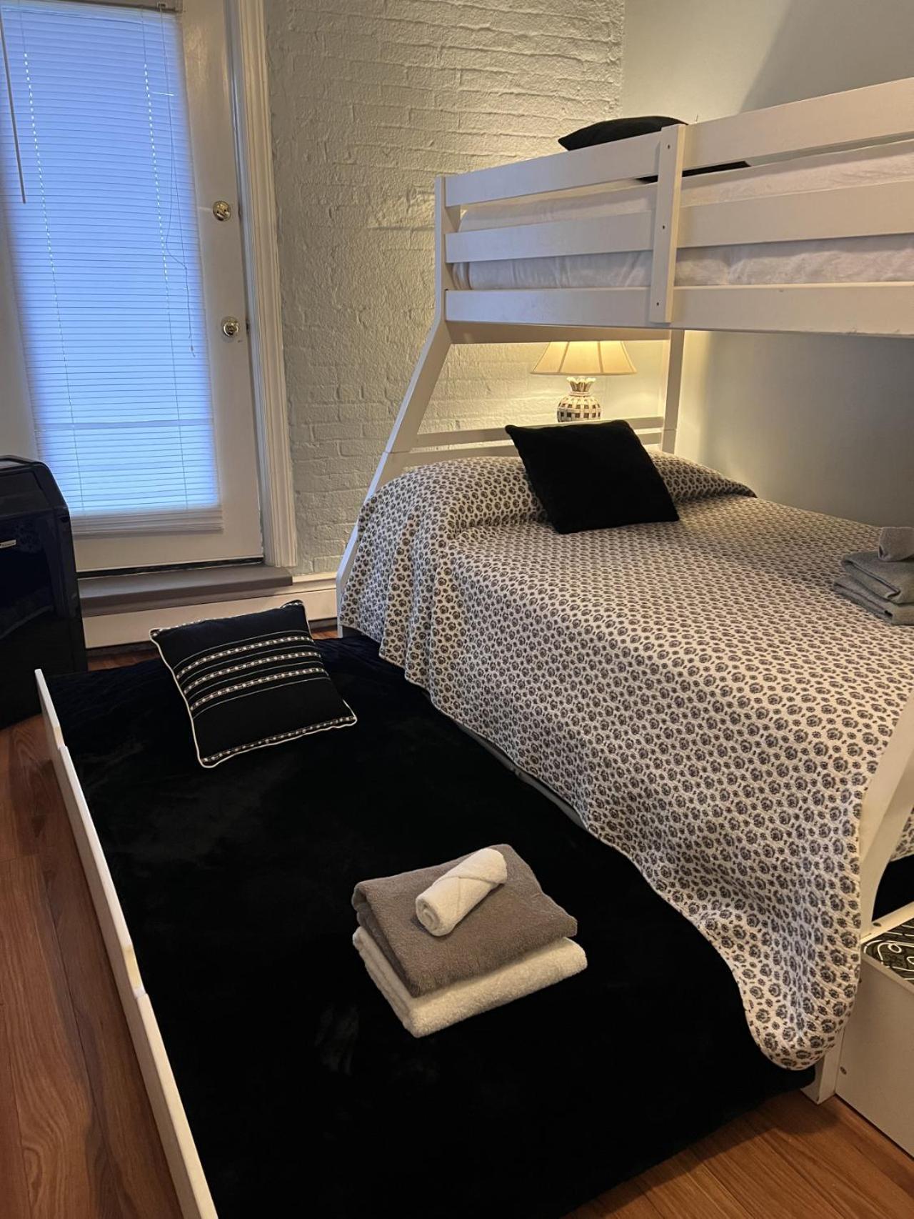 Mega Stunning Skyline View - 4-5 Combination - 6 Bedroom - Sleeps 25 - 15 Mins To Nyc Apartment Union City