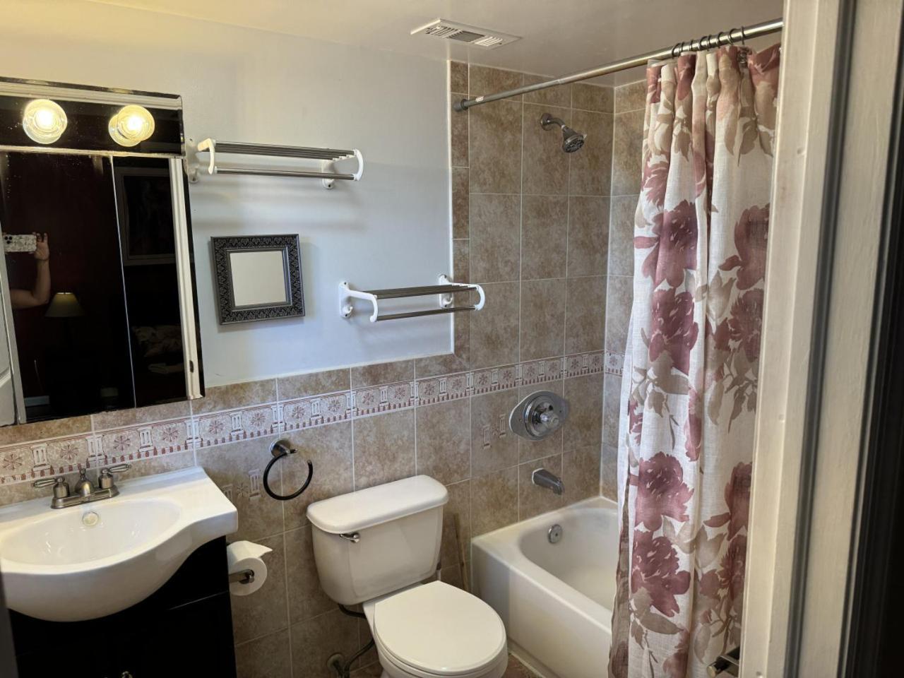 Ultra Spacious Penthouse - 2 - 3 Combo -15 Mins From Nyc Union City