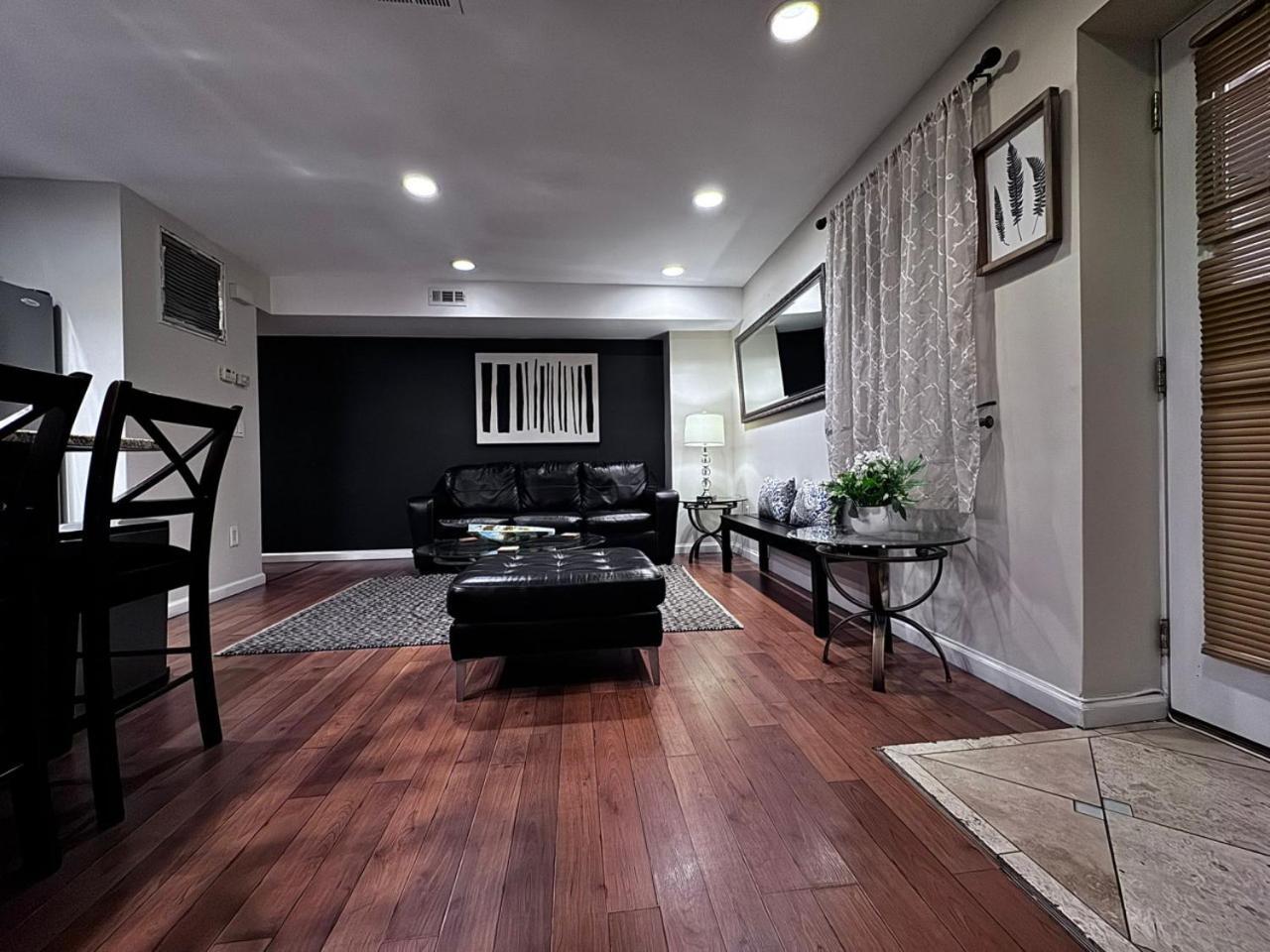Ultra Spacious Penthouse - 2 - 3 Combo -15 Mins From Nyc Union City
