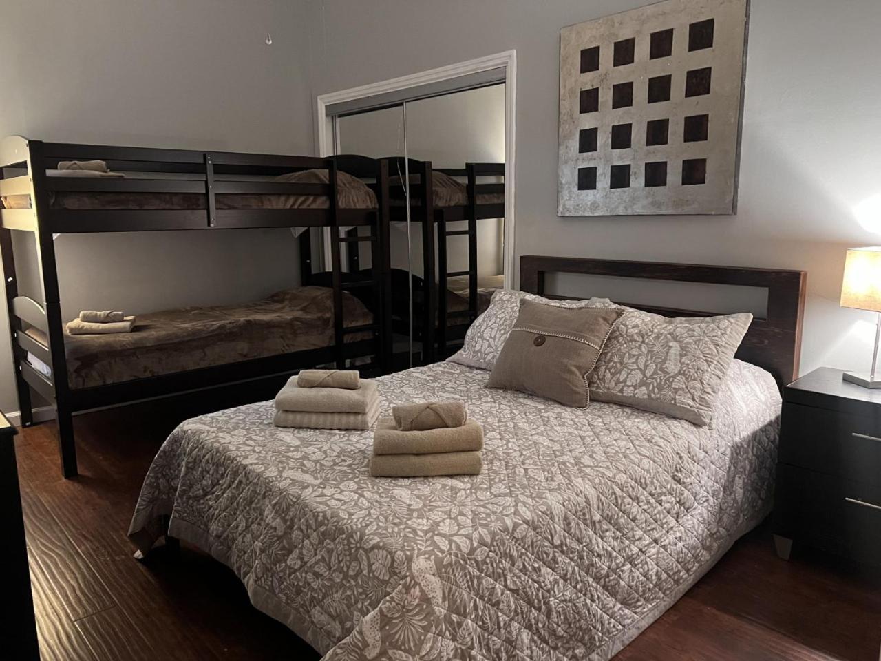 Apartment Ultra Spacious Penthouse - 2 - 3 Combo -15 Mins From Nyc Union City