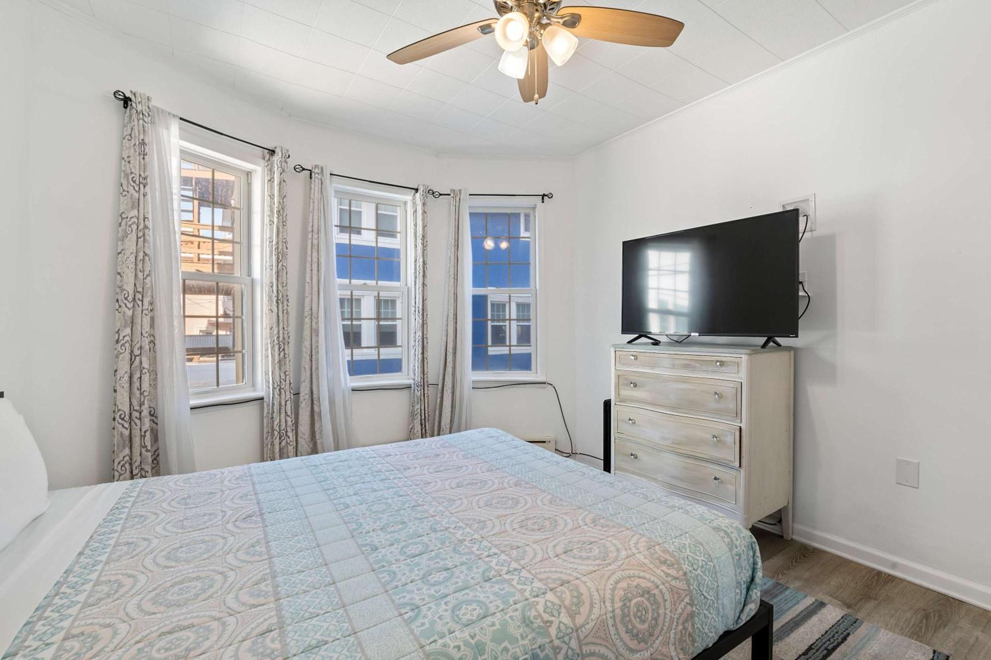Escape To Raleigh Ave - Steps From The *