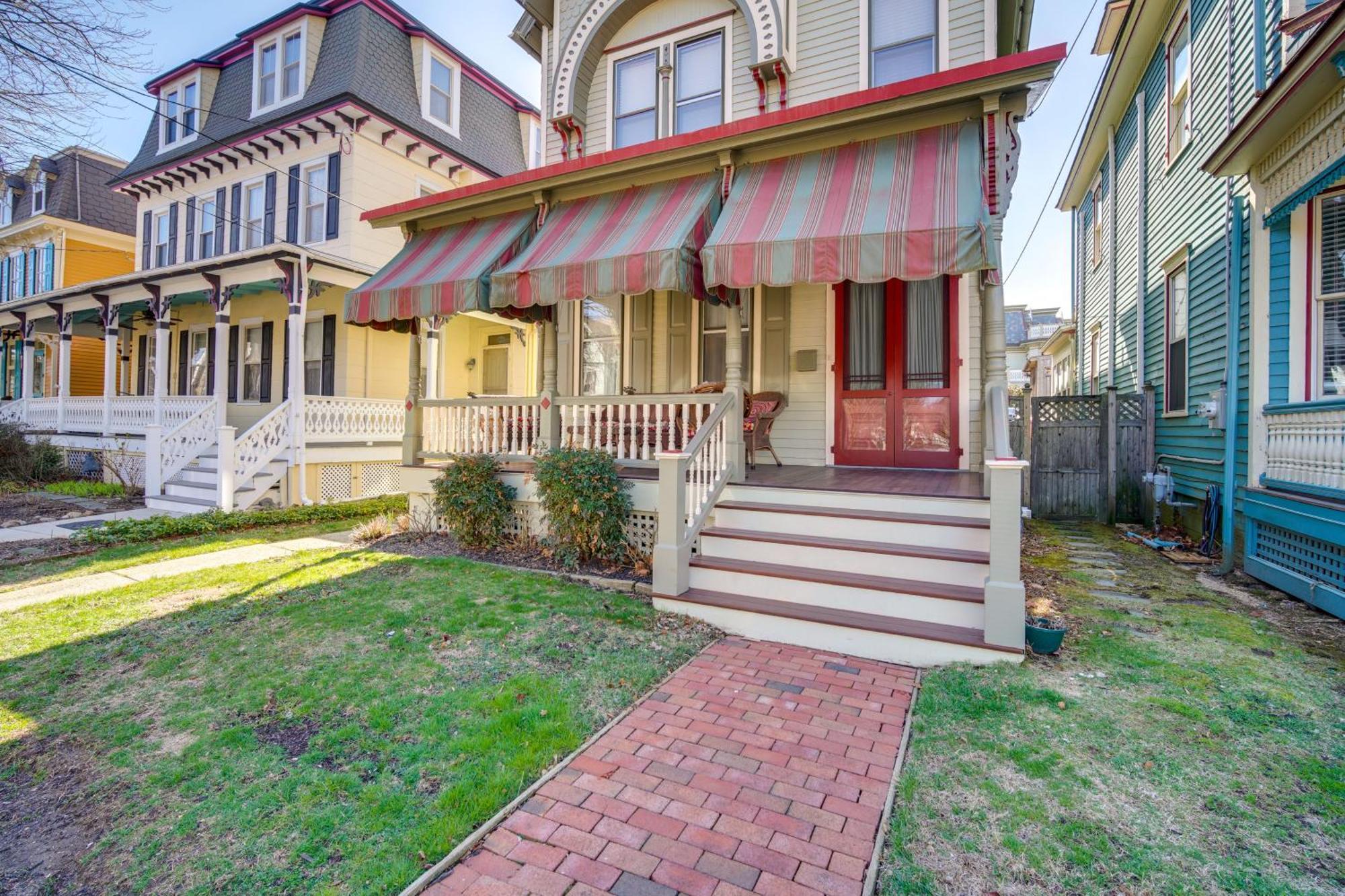 Holiday home Walk To Cape With Screened Patio! *