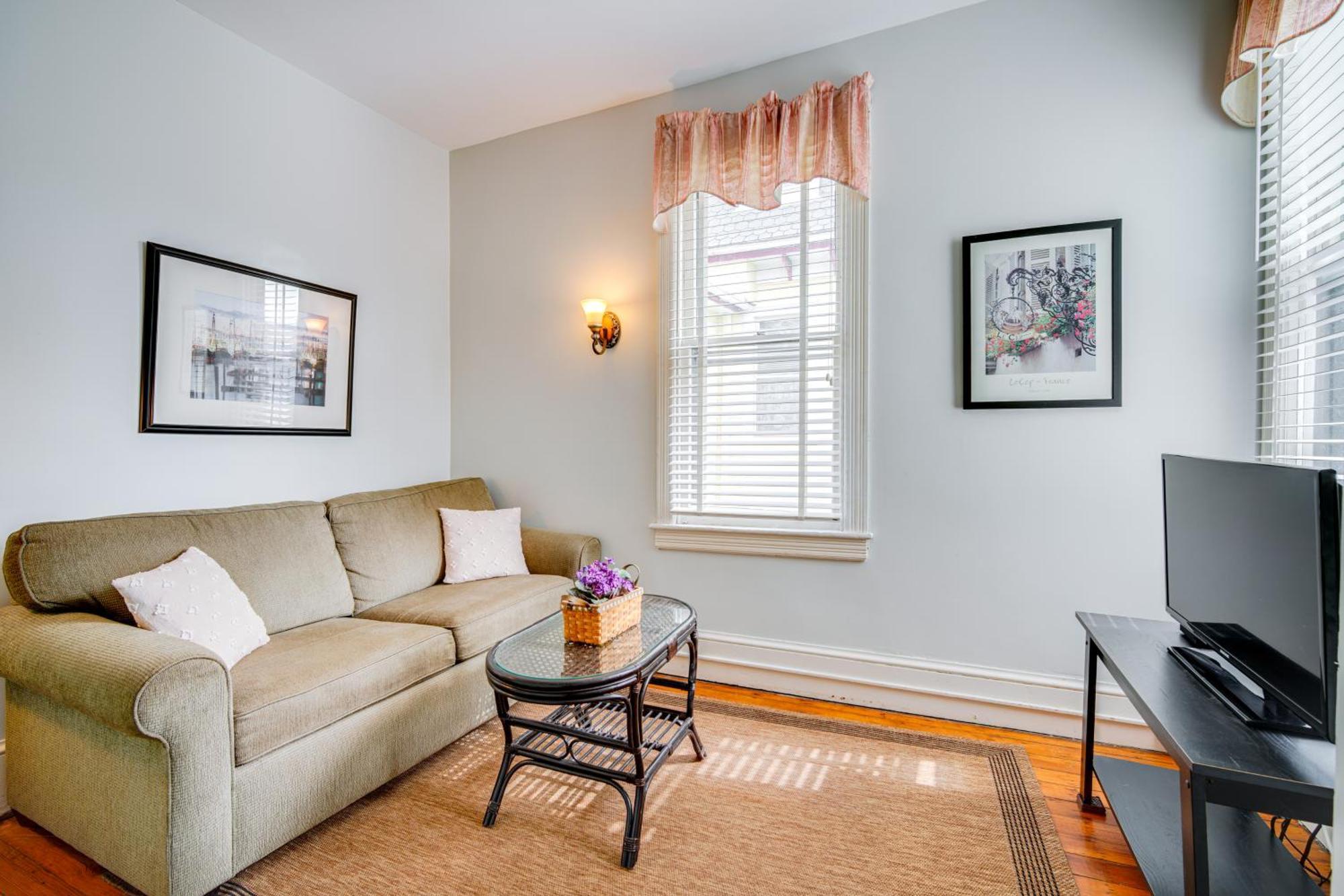 Holiday home Walk To Cape With Screened Patio! Cape May