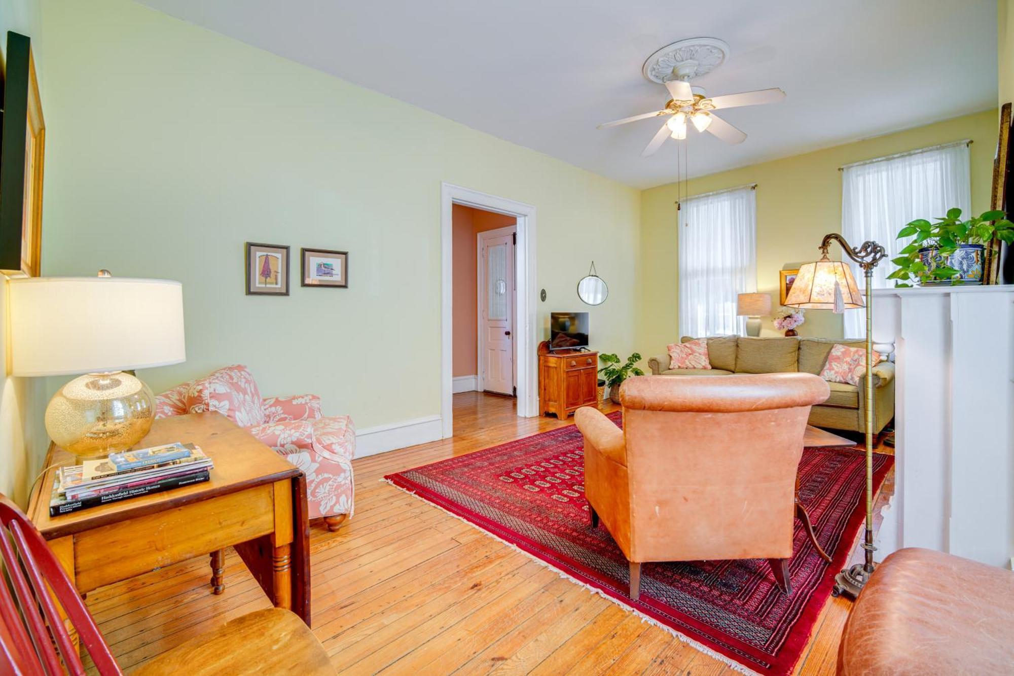 Holiday home Walk To Cape With Screened Patio!