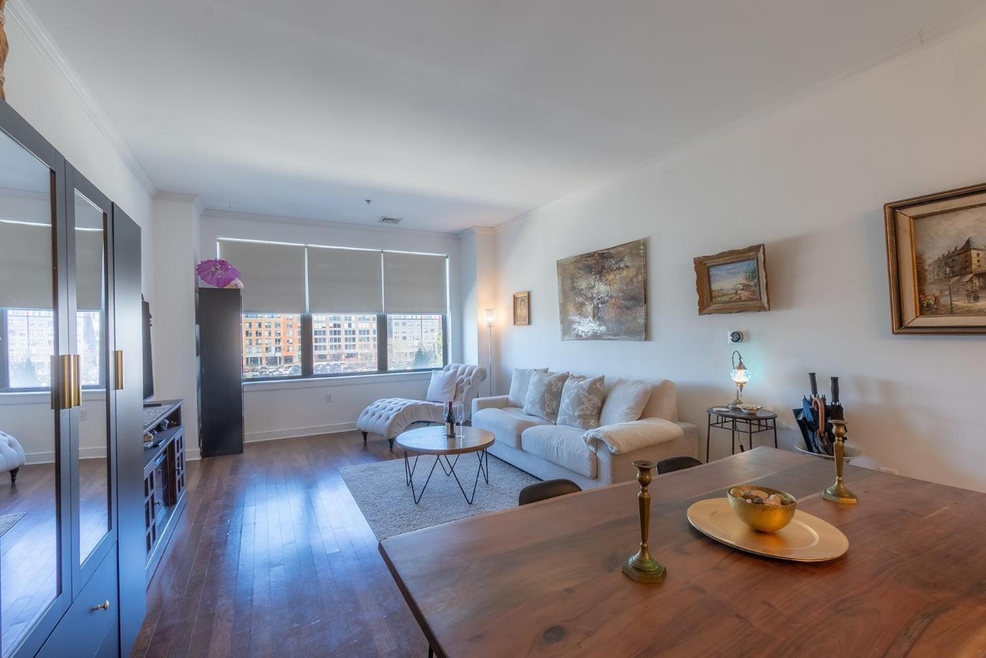 Private Bedroom Near Nyc W Access To A Shared Kitchen, Living & Bathroom, On-site Gym Homestay *