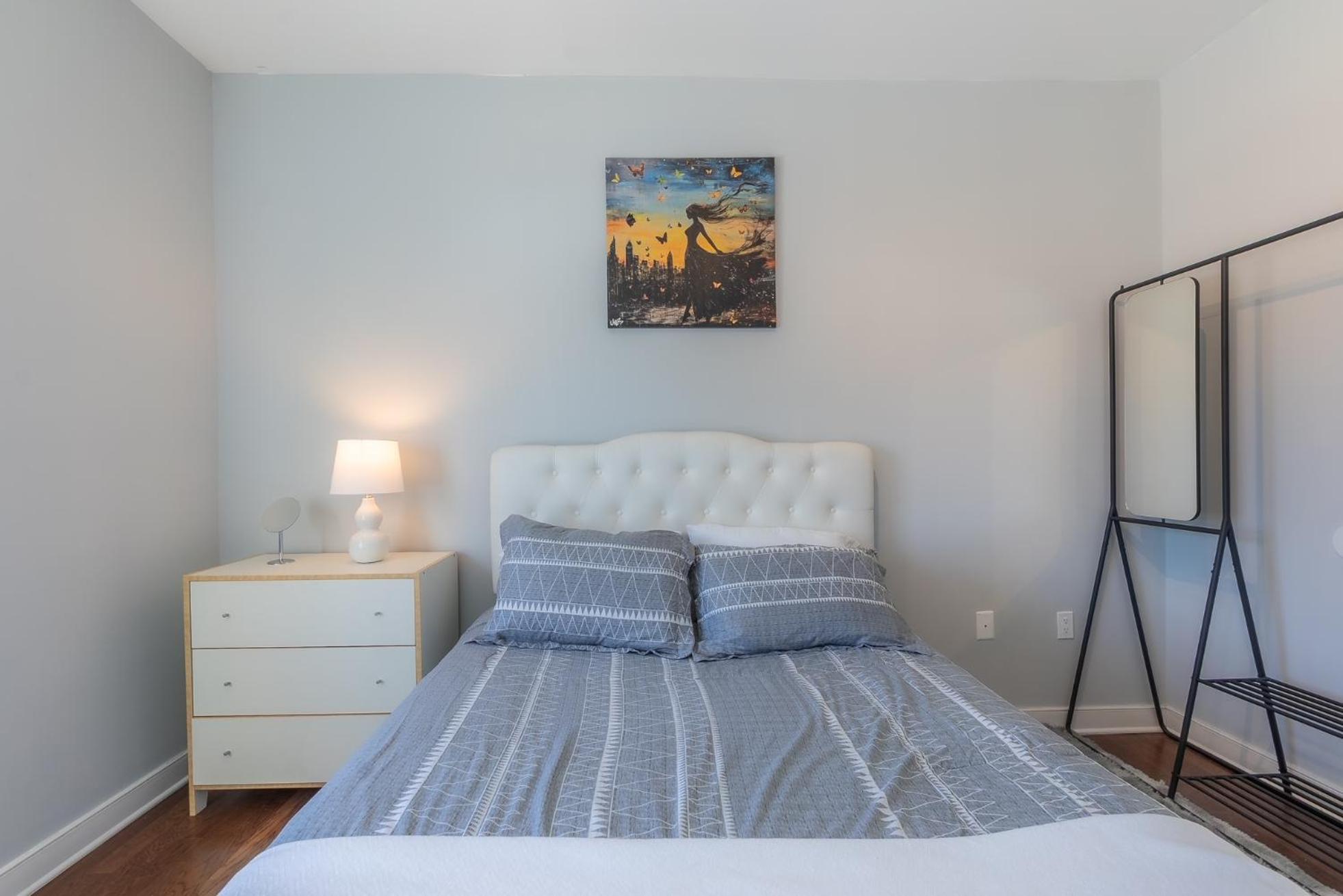 Private Bedroom Near Nyc W Access To A Shared Kitchen, Living & Bathroom, On-site Gym Homestay