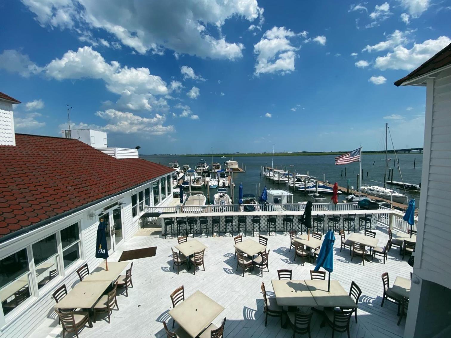 Tavern On The Bay - Frank Sinatra 4* Somers Point