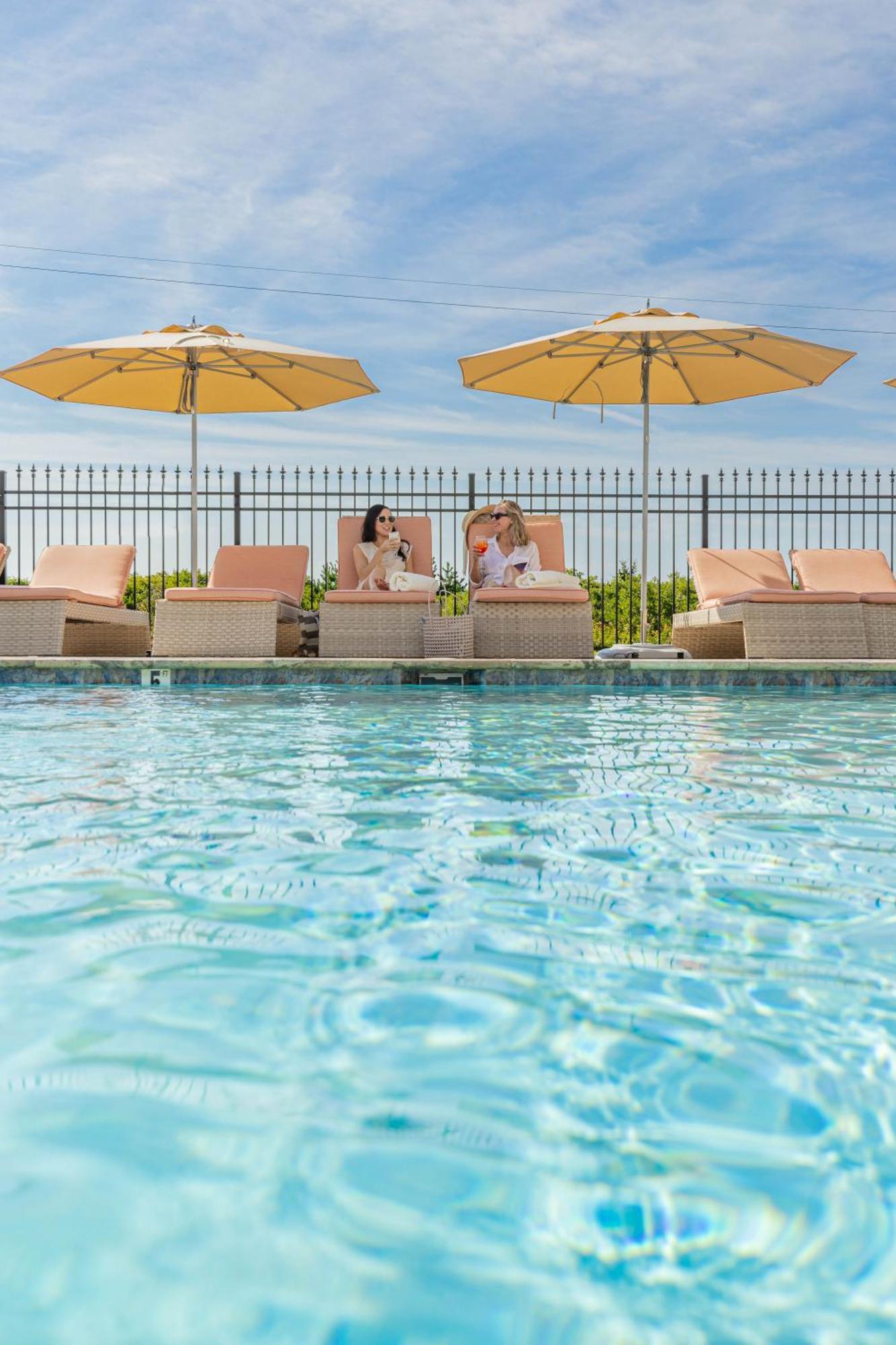 Hotel La Beachfront 4*